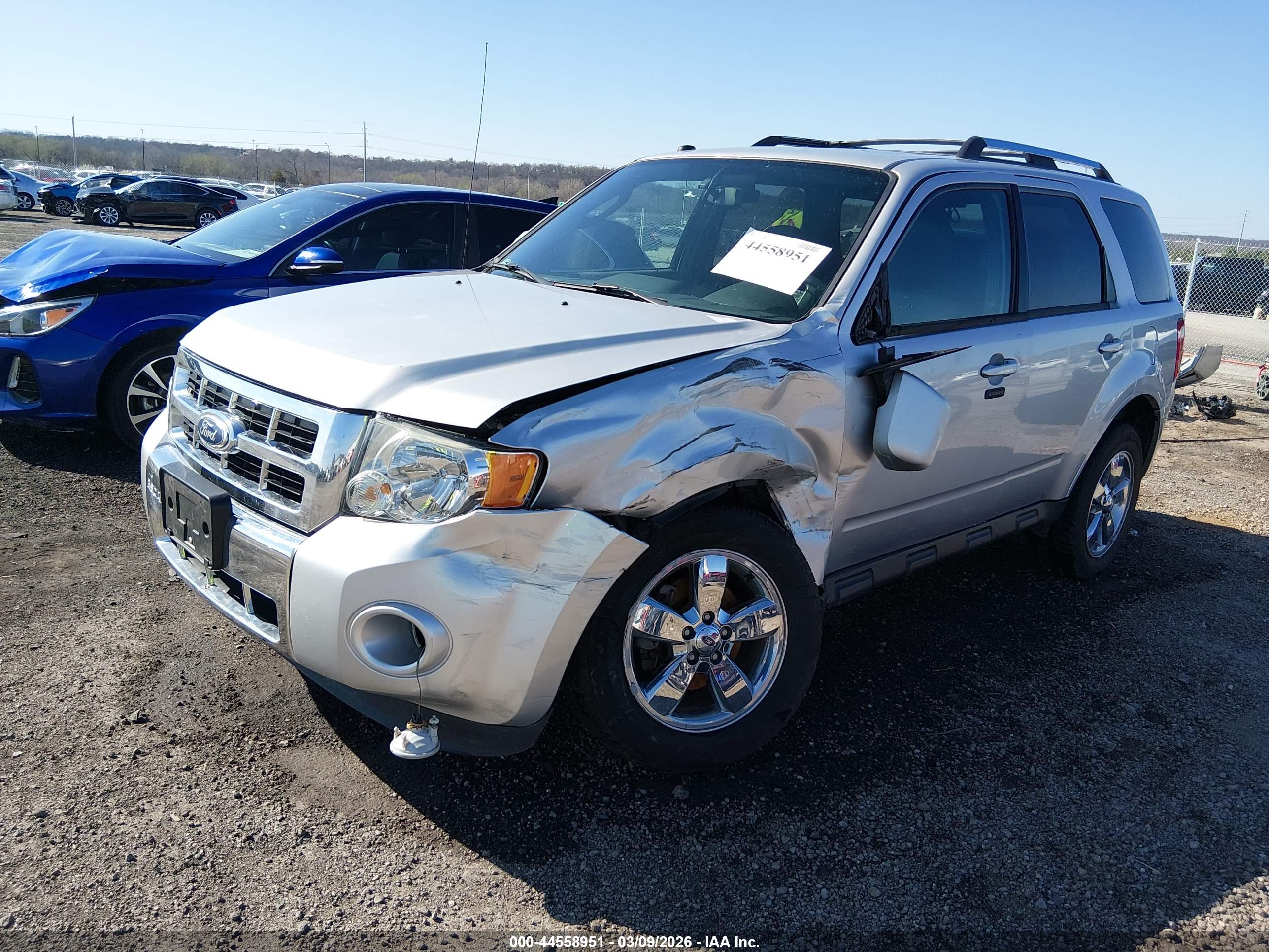 FORD ESCAPE image 2