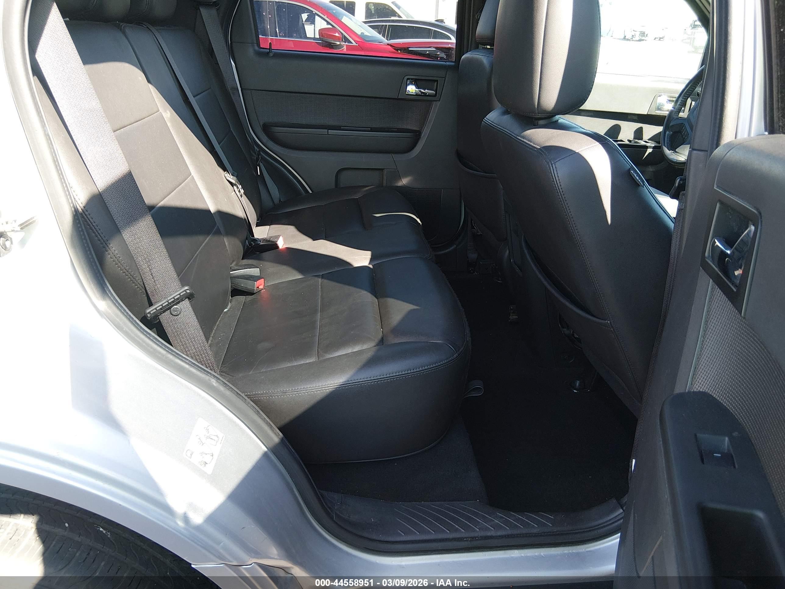 FORD ESCAPE image 8