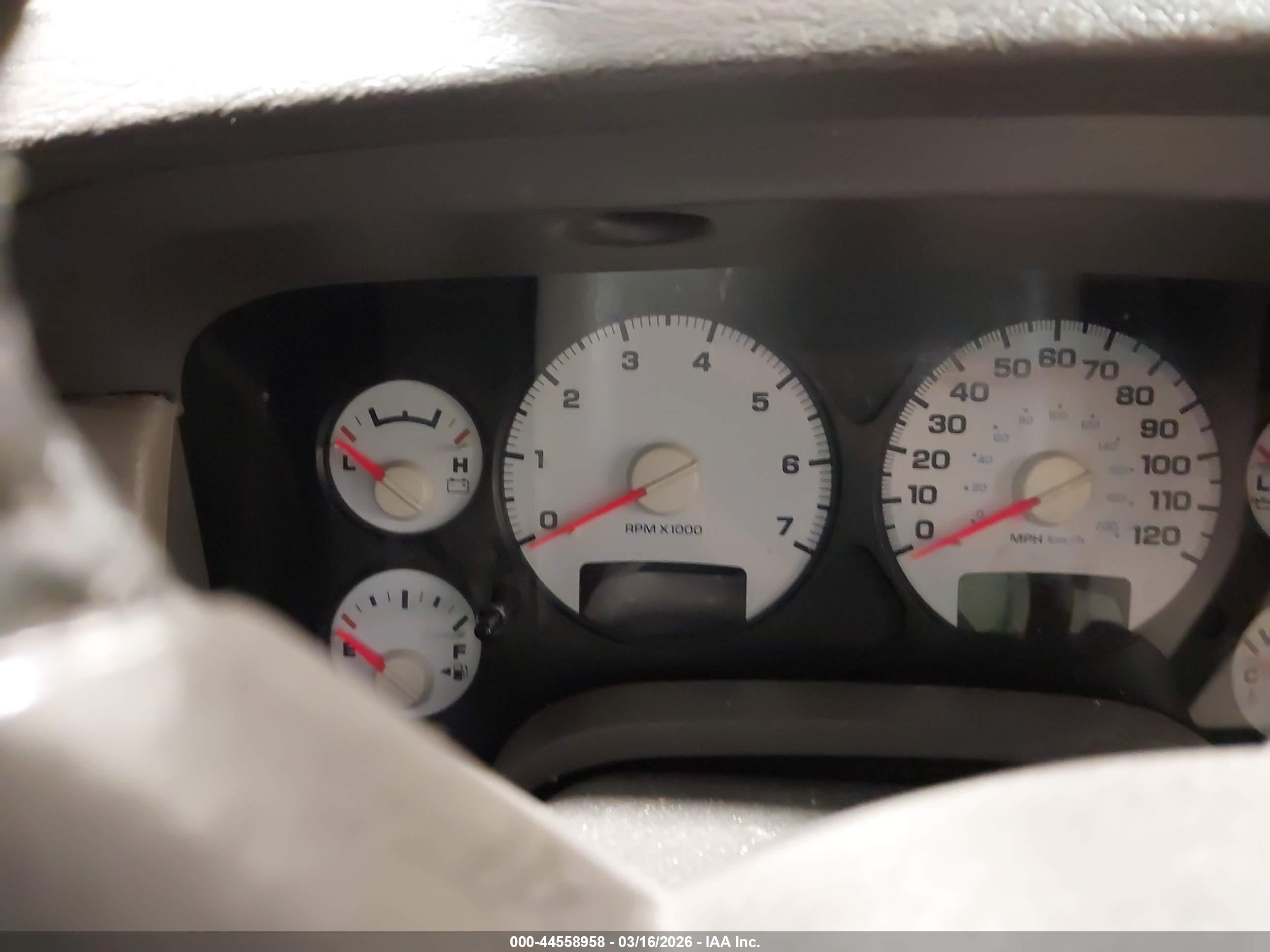 DODGE RAM image 7