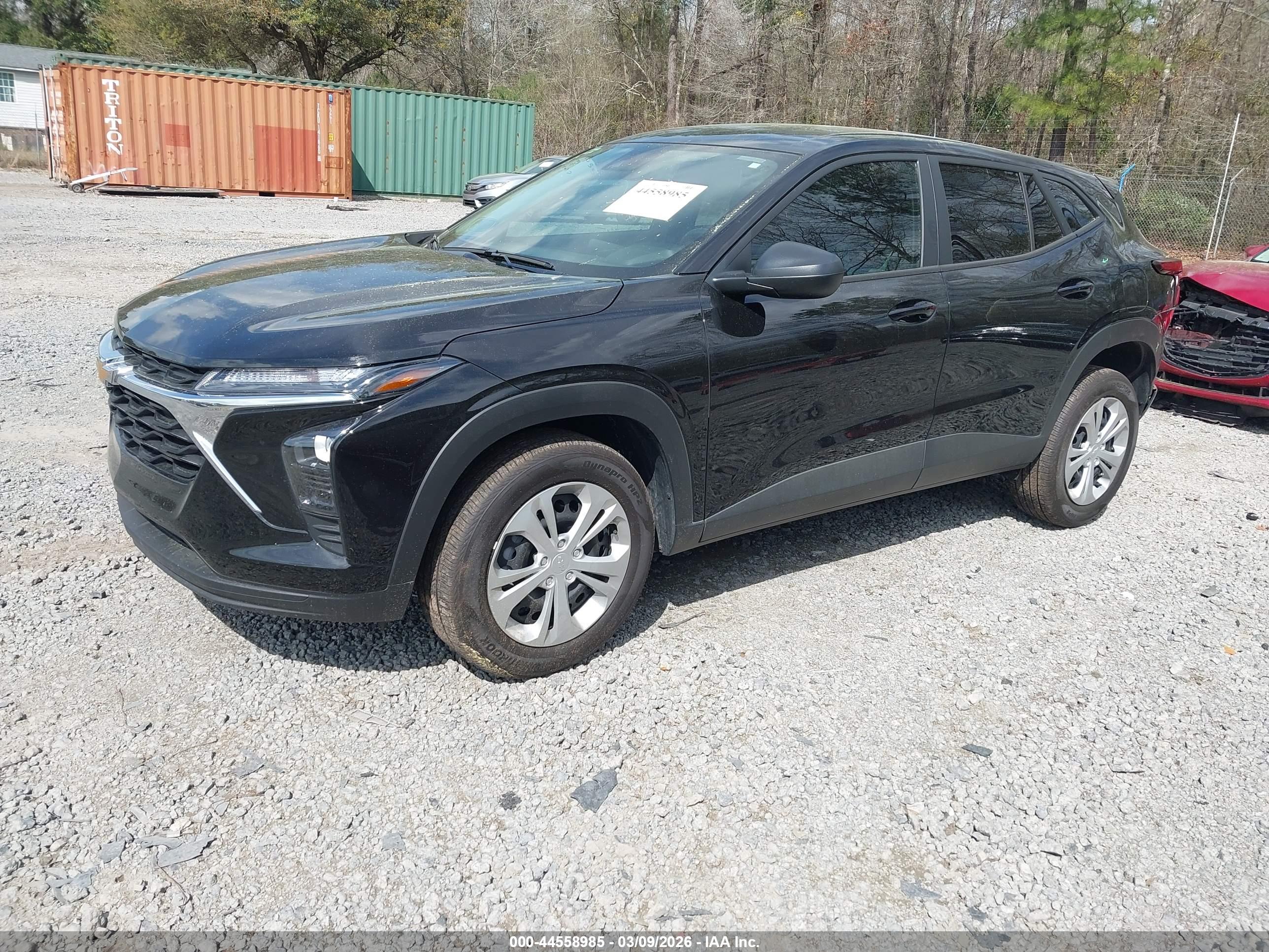 CHEVROLET TRAX image 2