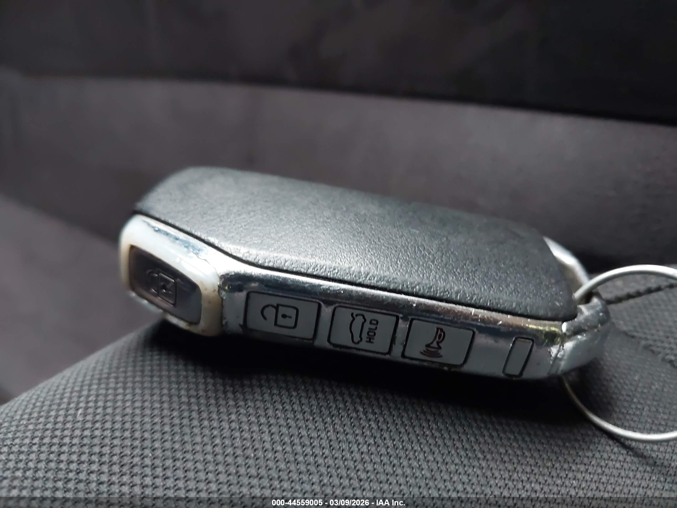 KIA K5 image 11