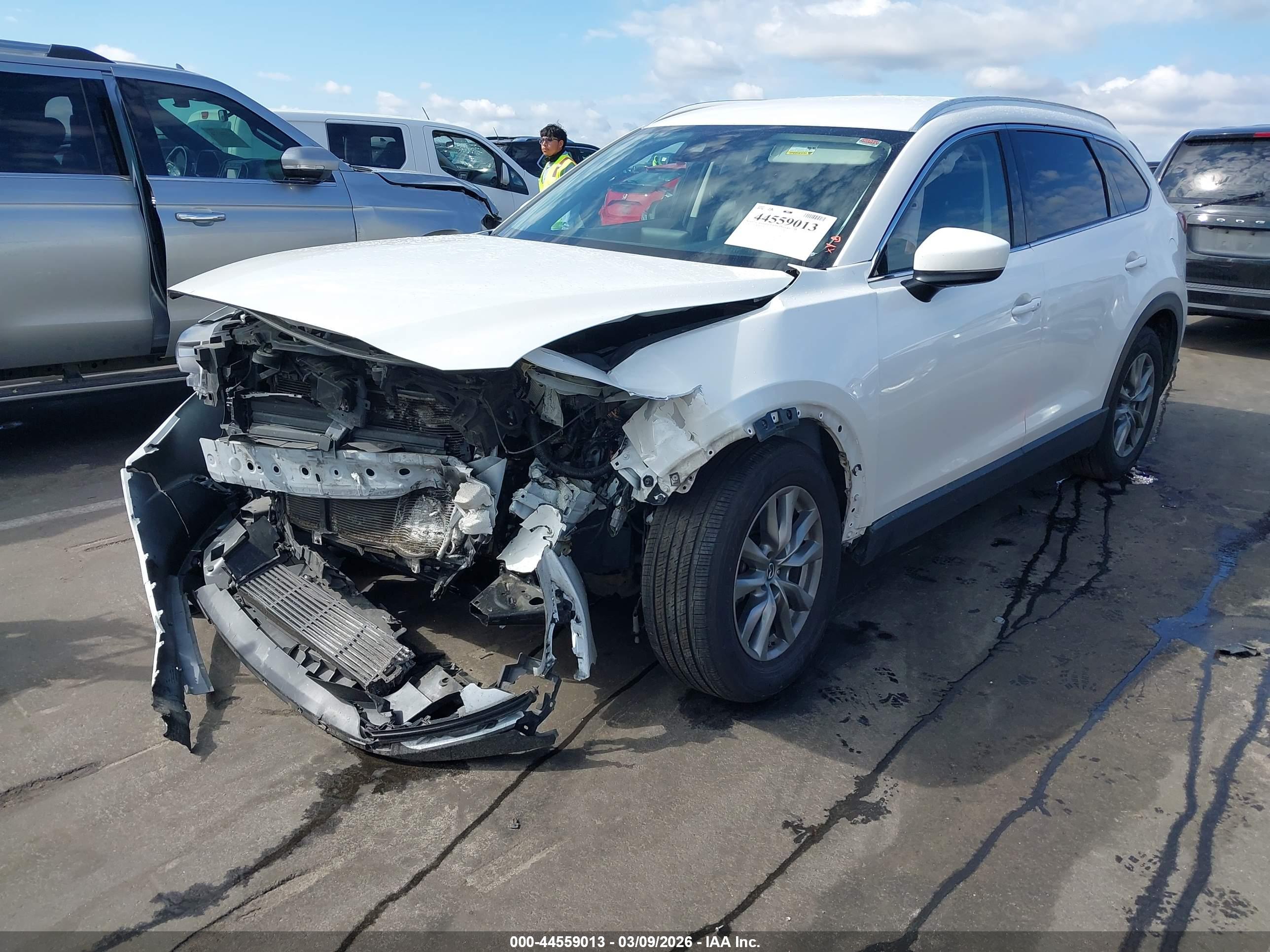 MAZDA CX-9 image 2