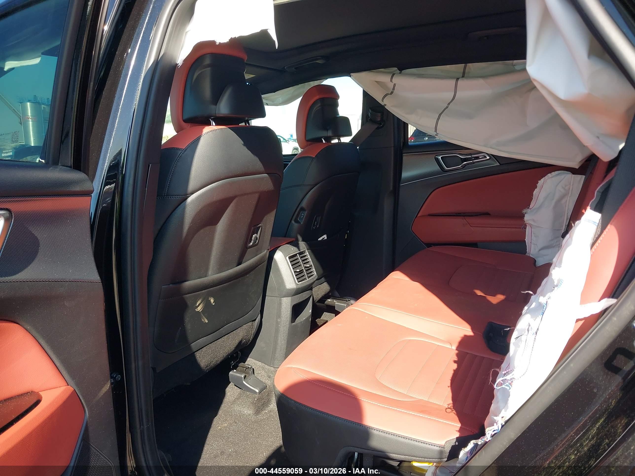 KIA SPORTAGE image 8
