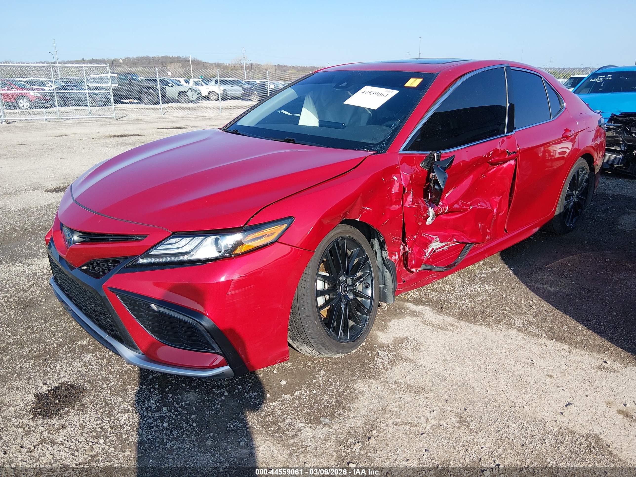 TOYOTA CAMRY image 2