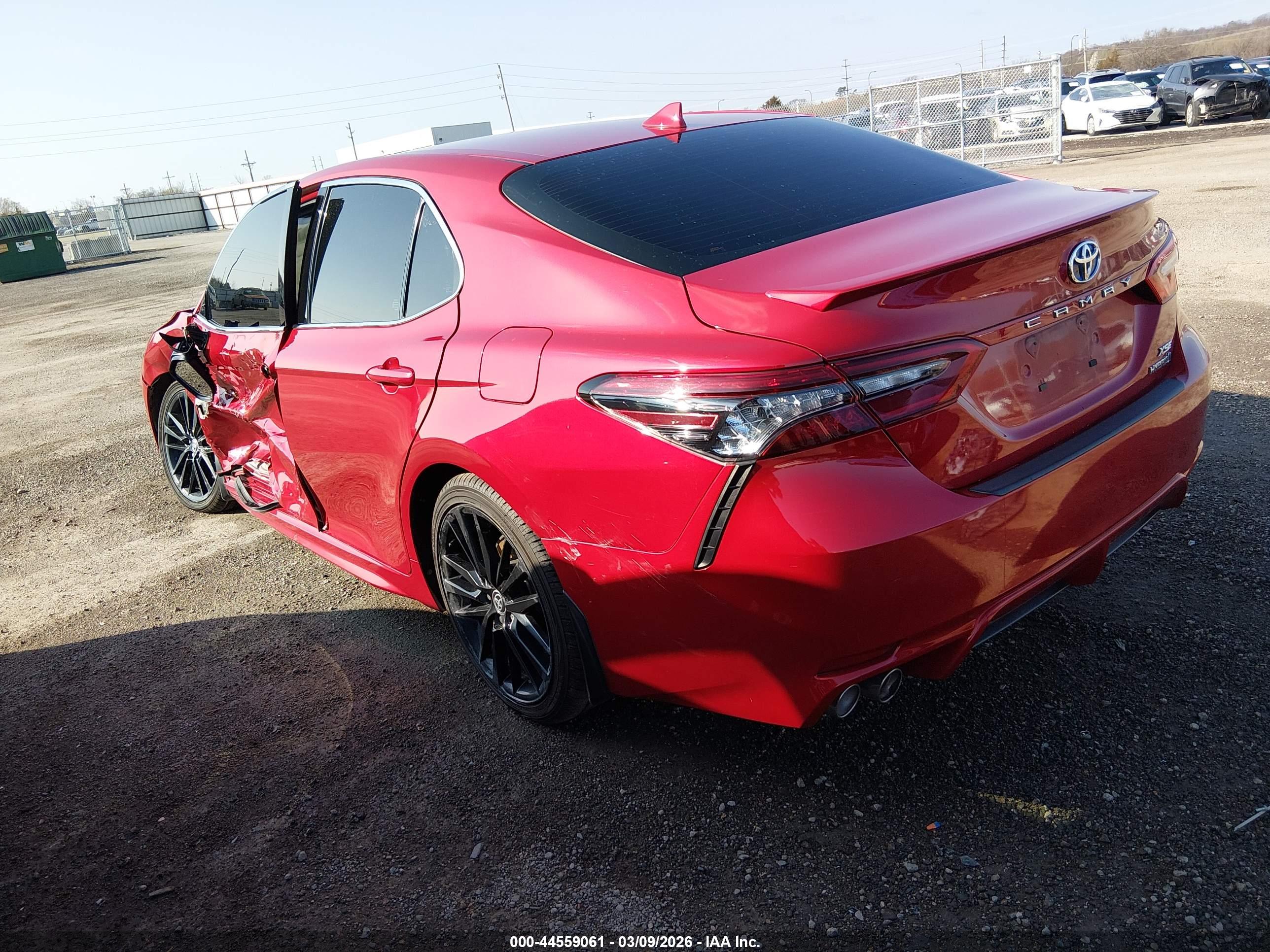 TOYOTA CAMRY image 3