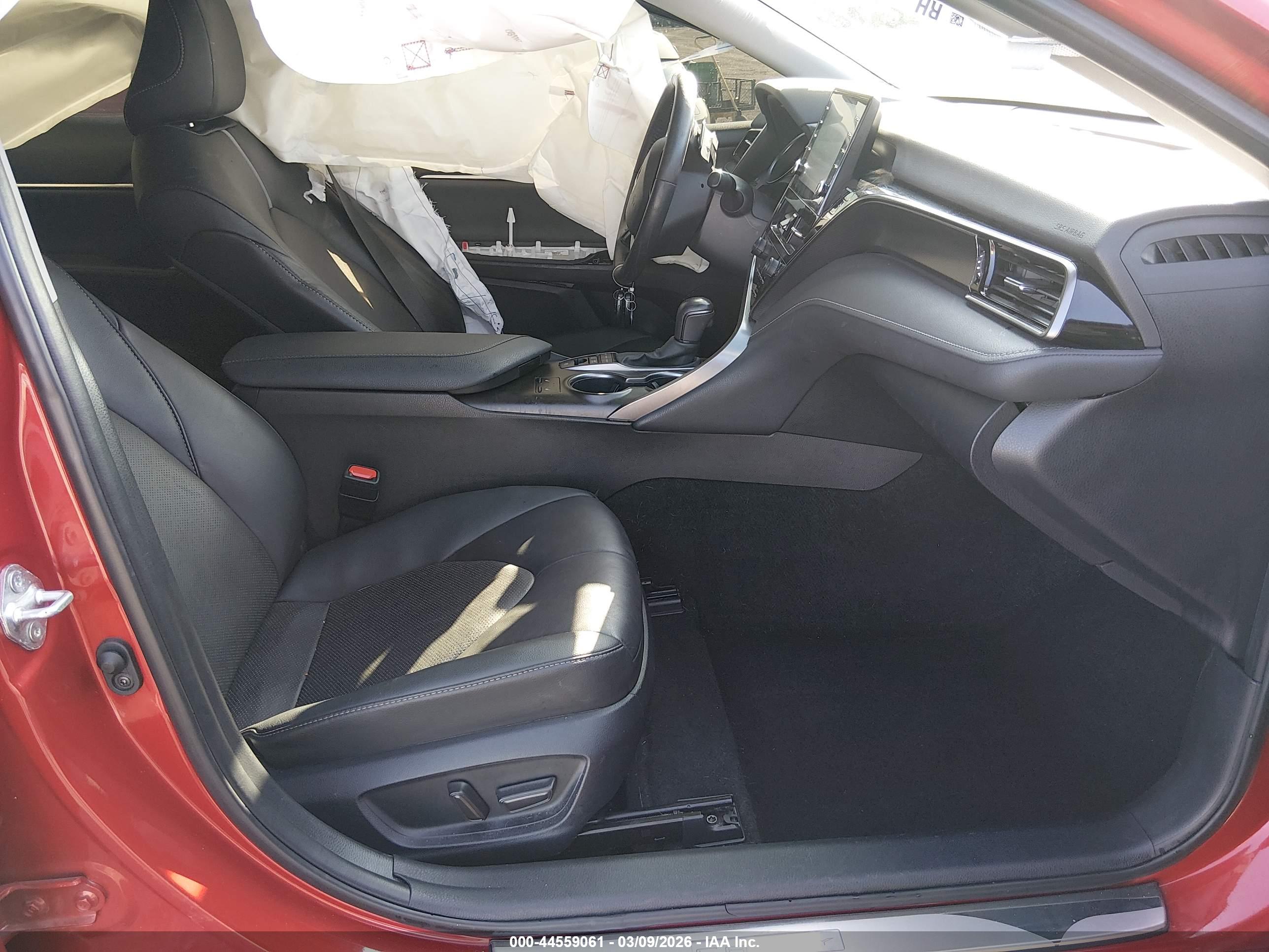 TOYOTA CAMRY image 5