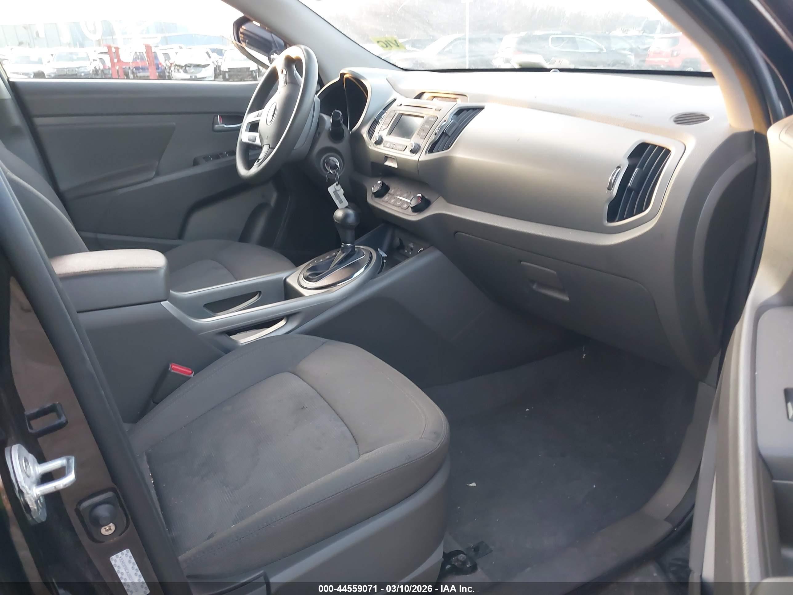 KIA SPORTAGE image 5