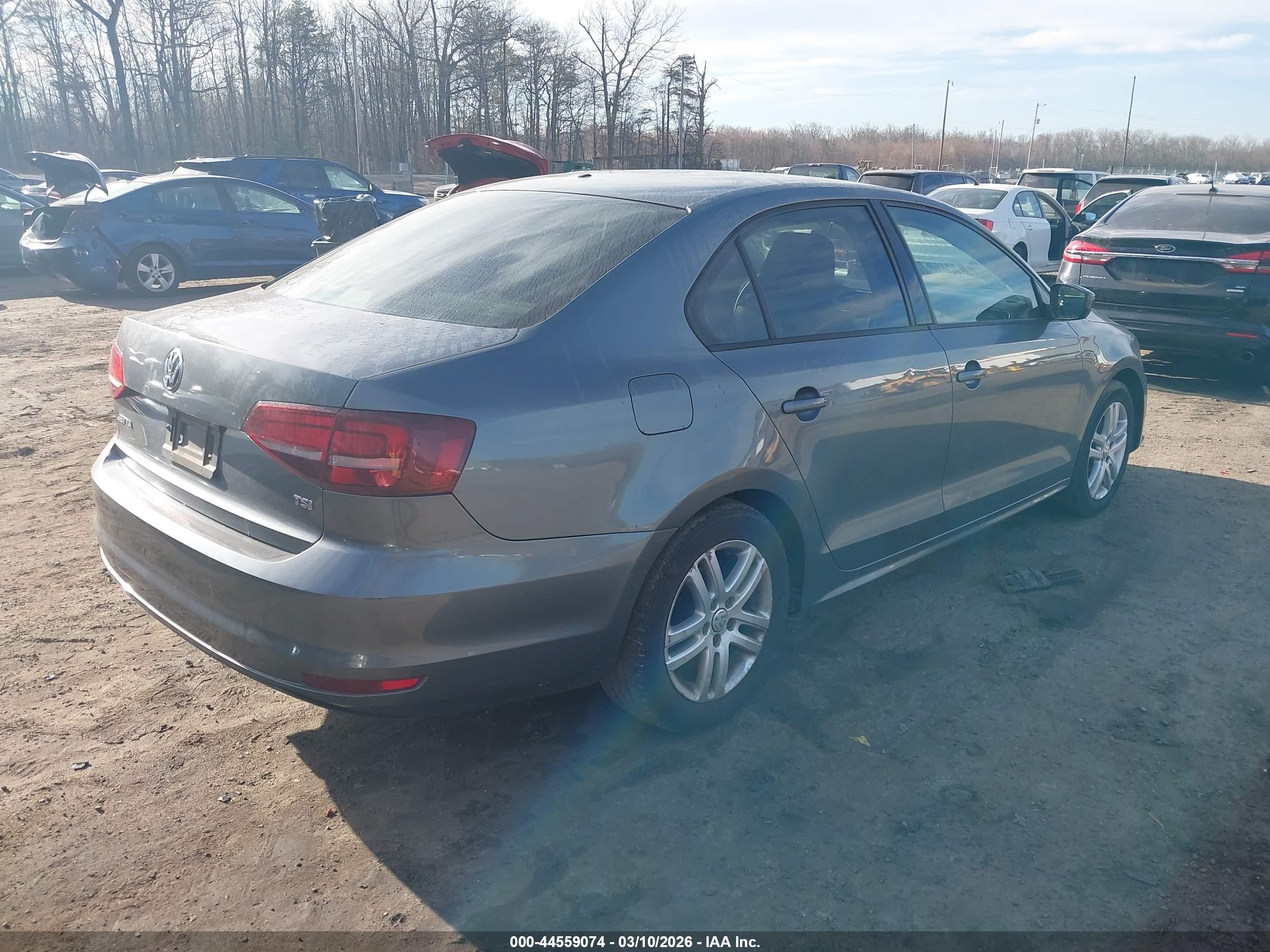 VOLKSWAGEN JETTA image 4