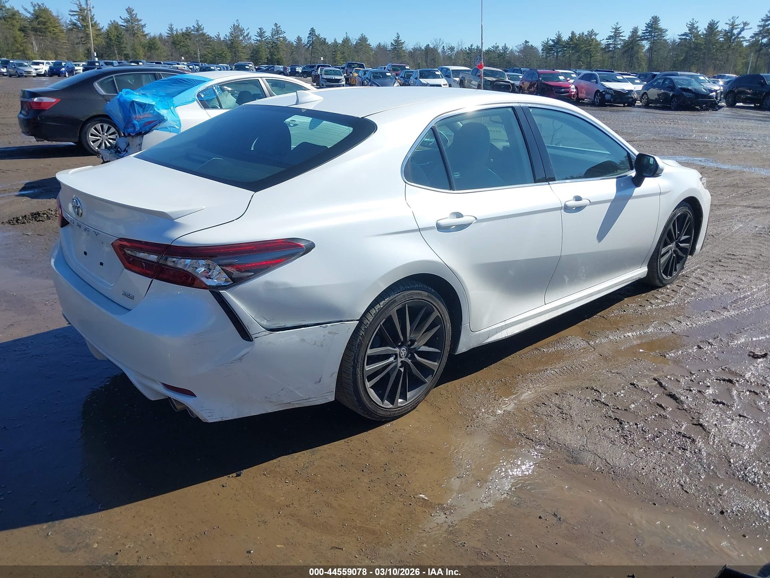 TOYOTA CAMRY image 4