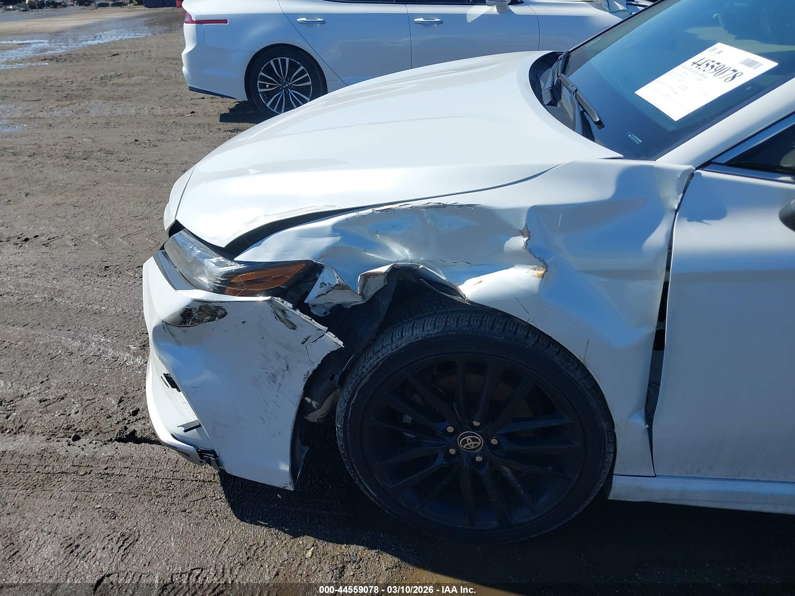 TOYOTA CAMRY image 6