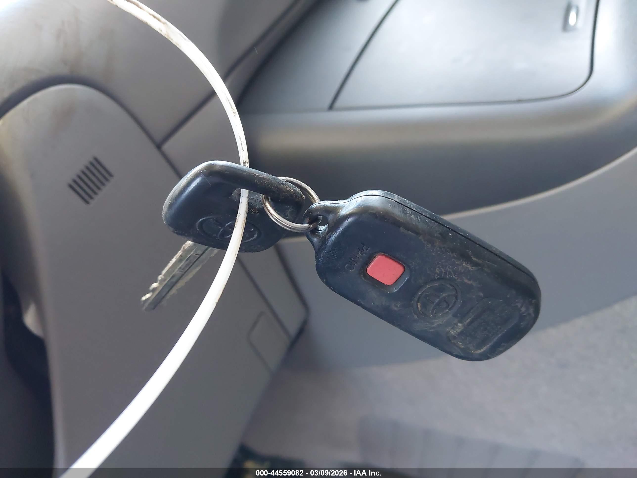 TOYOTA CAMRY image 11