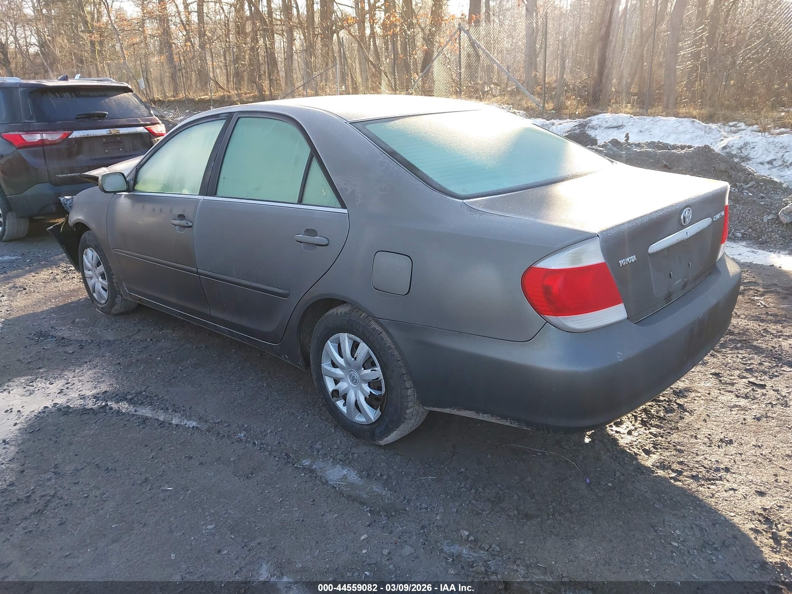 TOYOTA CAMRY image 3