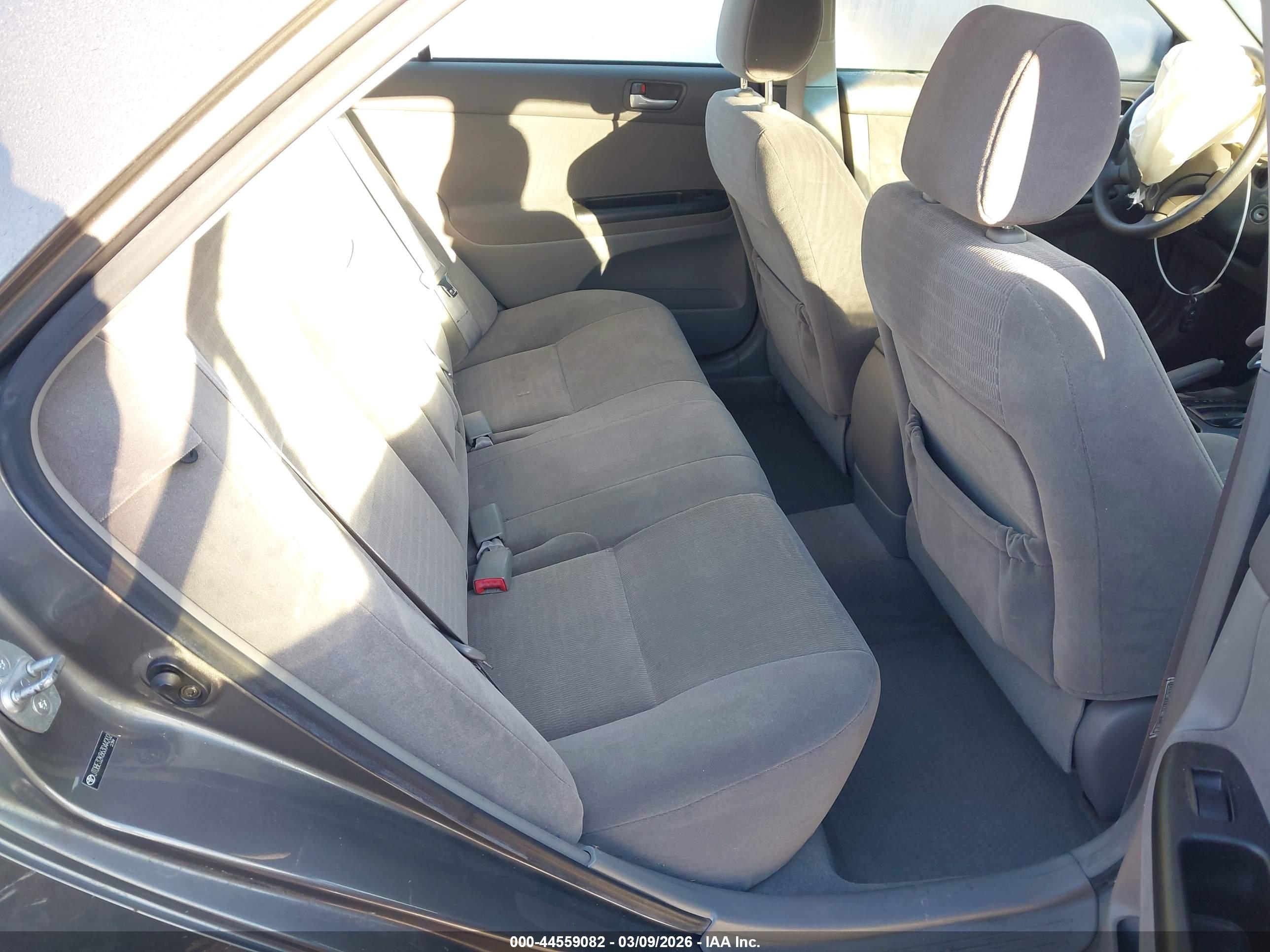 TOYOTA CAMRY image 8