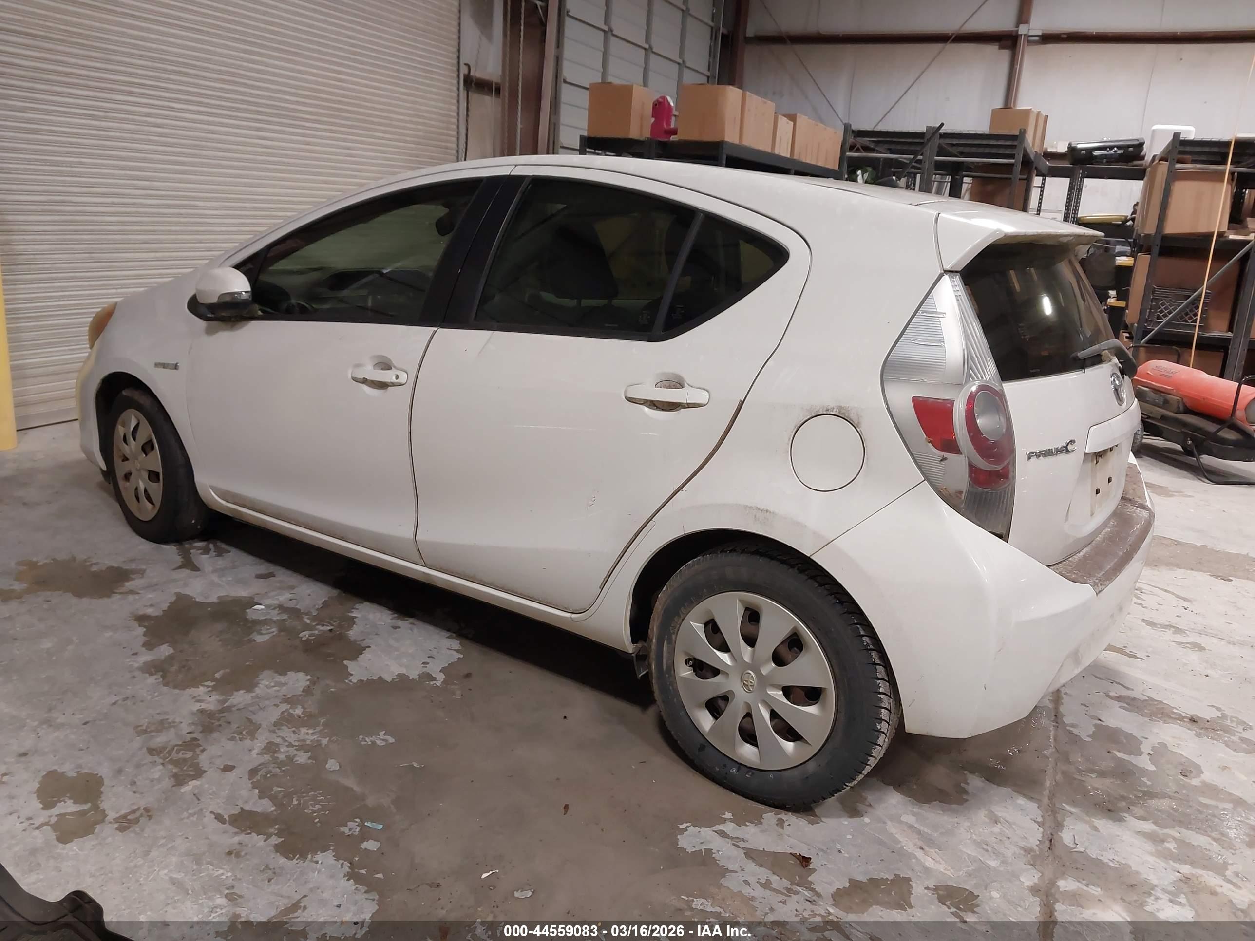 TOYOTA PRIUS image 3