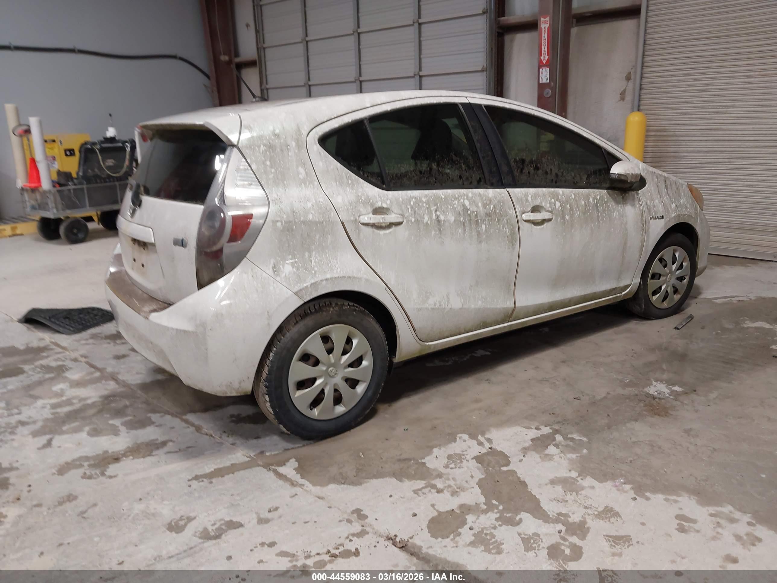 TOYOTA PRIUS image 4