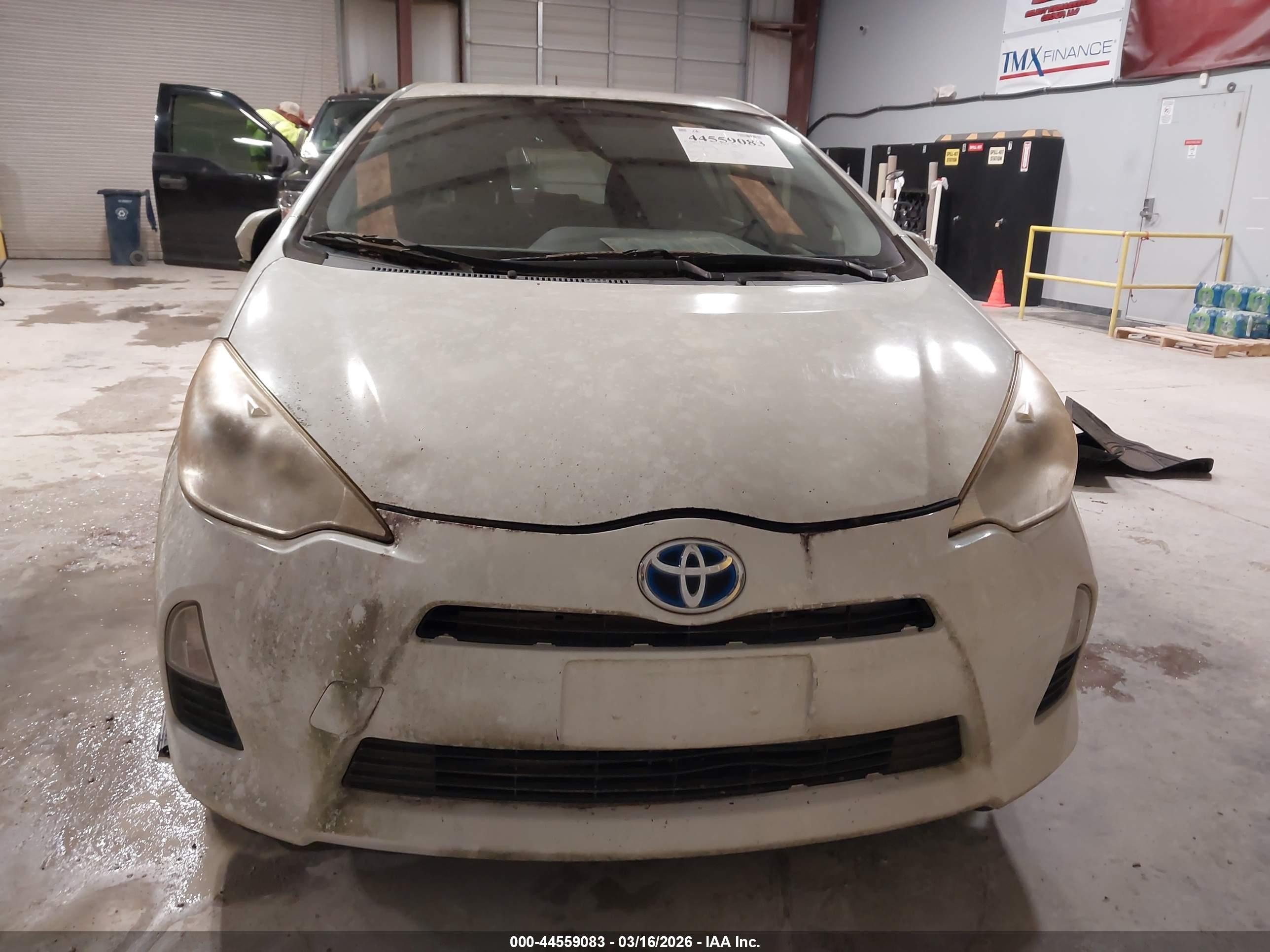 TOYOTA PRIUS image 6