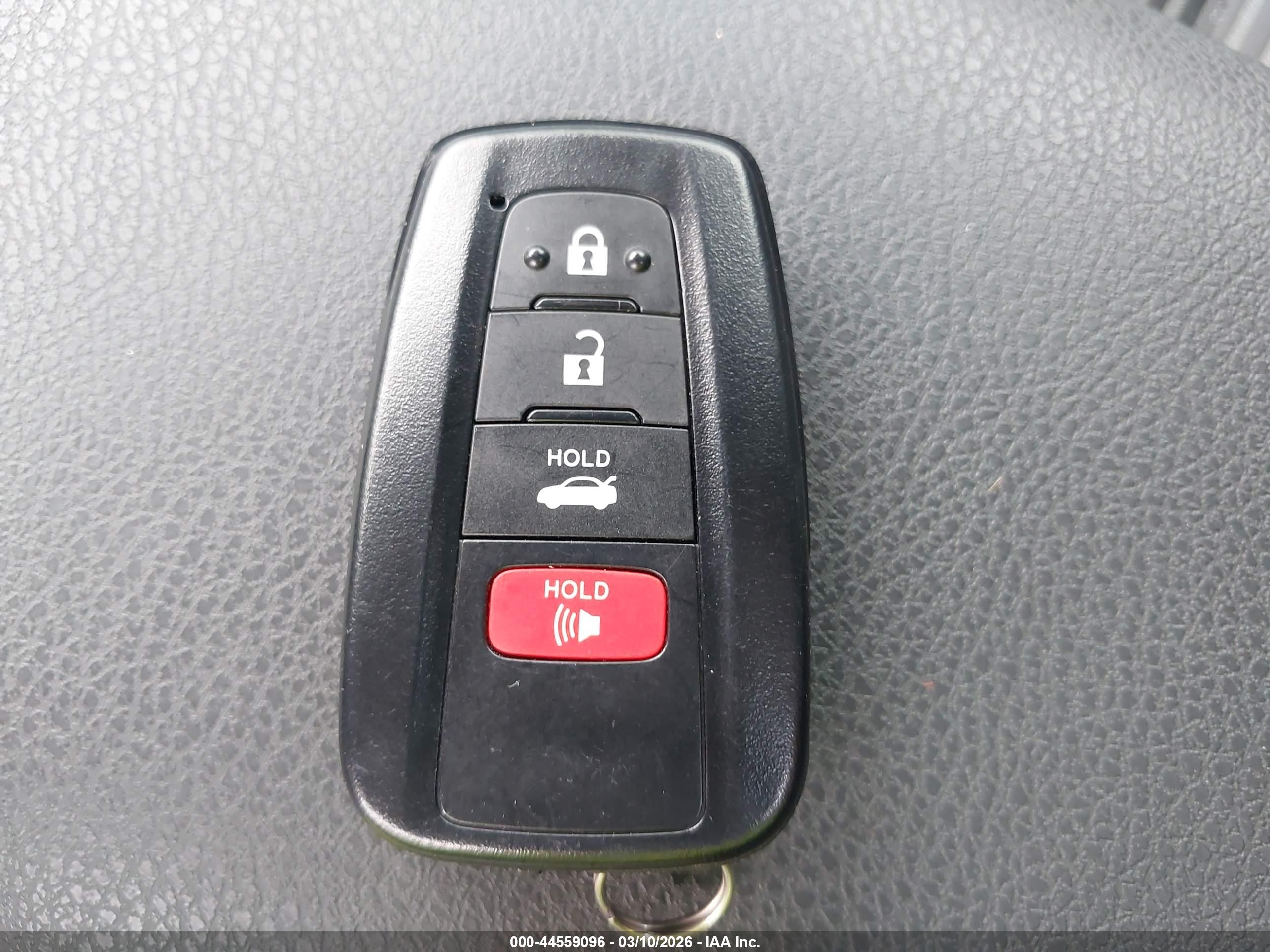 TOYOTA CAMRY image 11