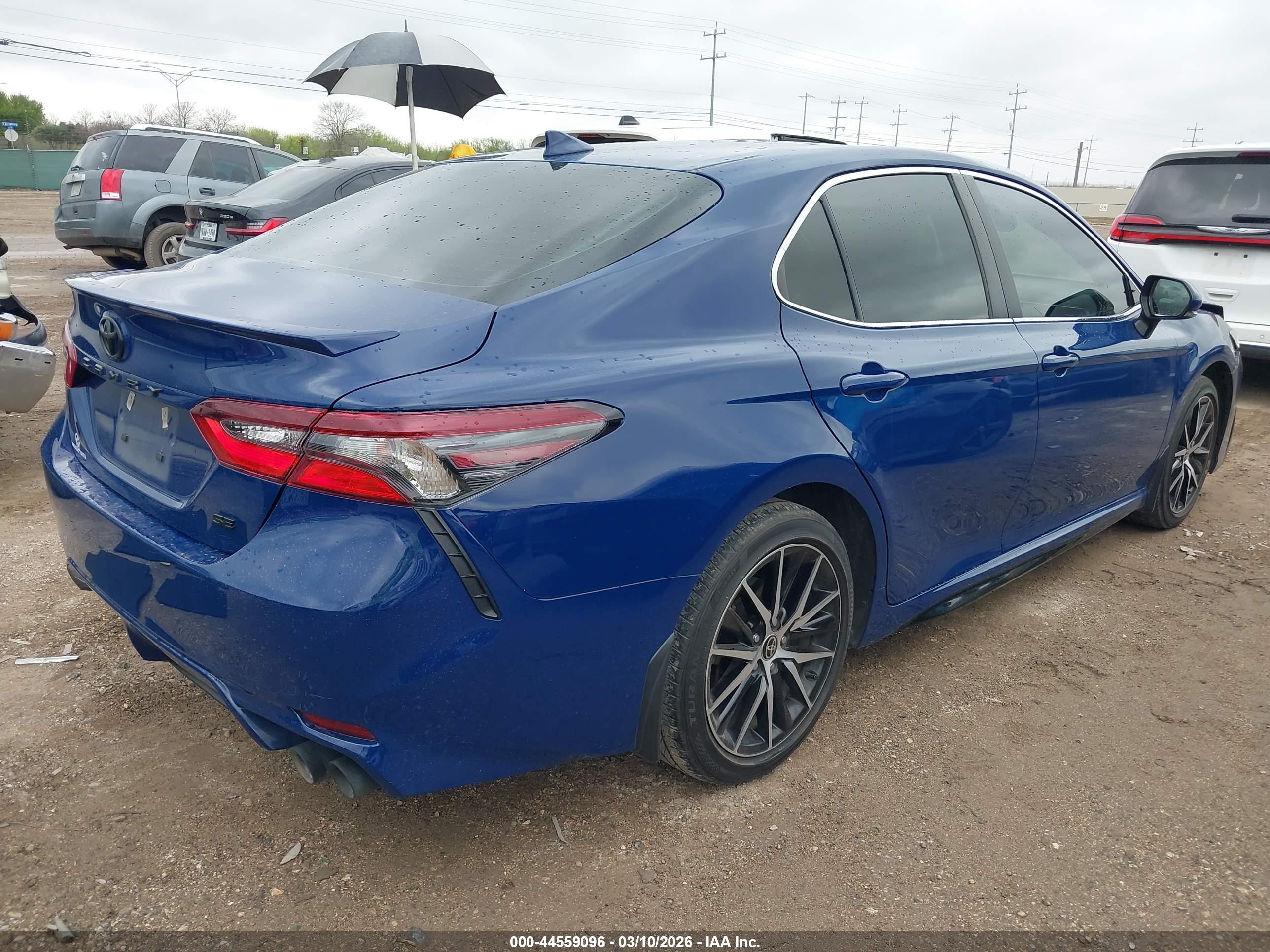 TOYOTA CAMRY image 4