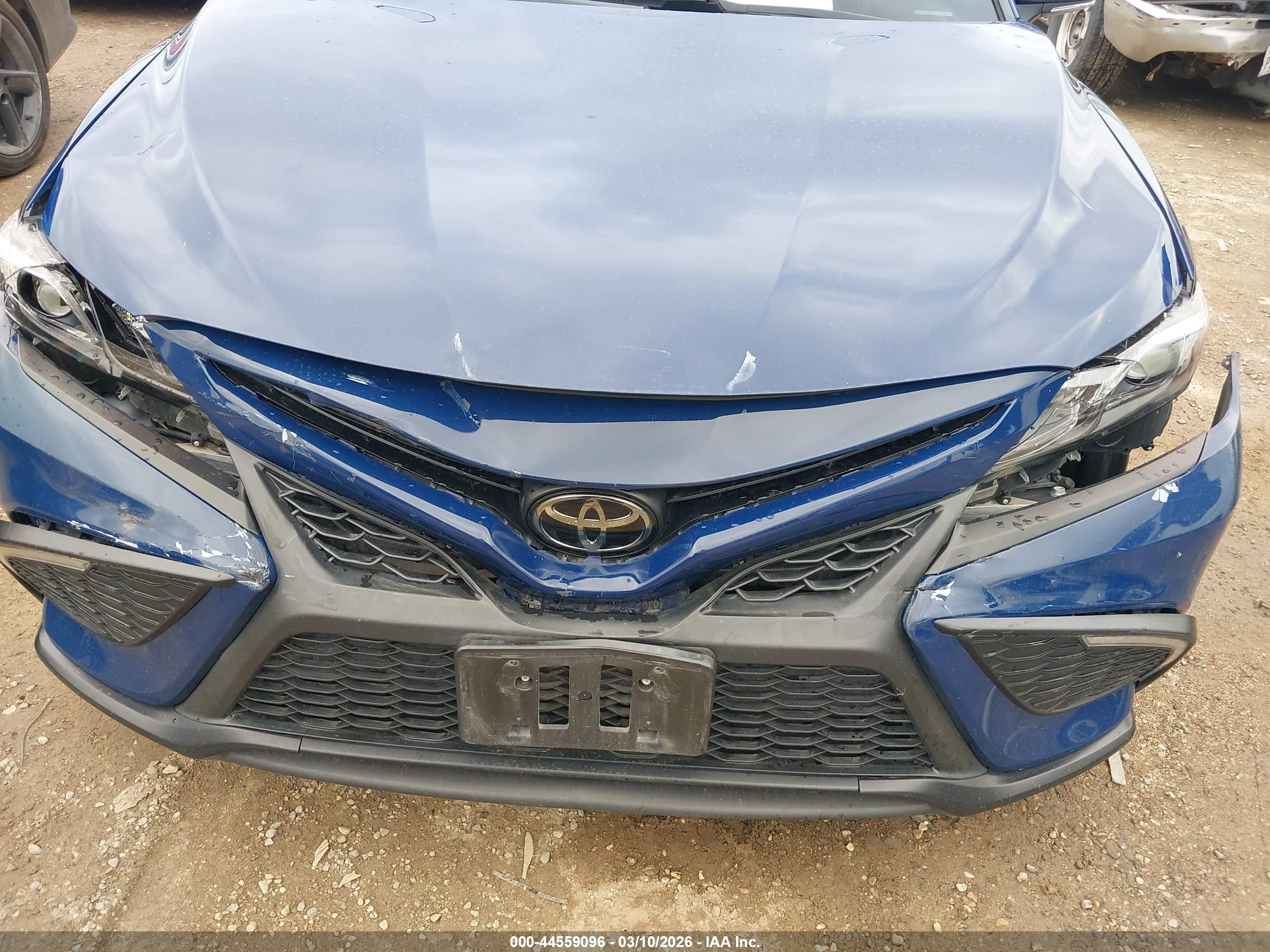 TOYOTA CAMRY image 6