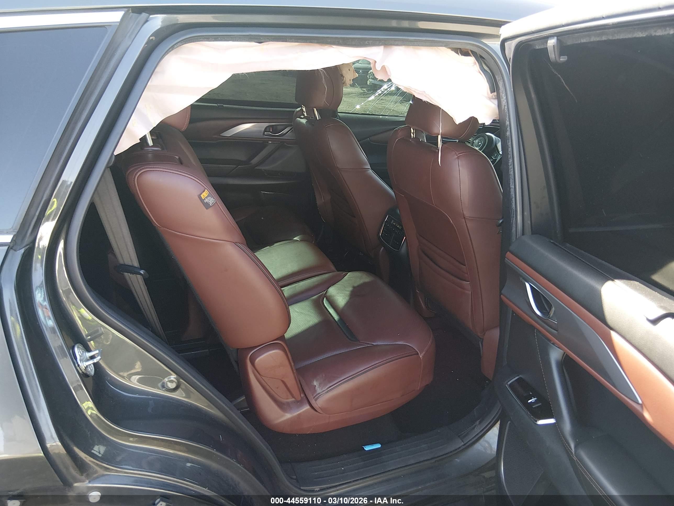 MAZDA CX-9 image 8