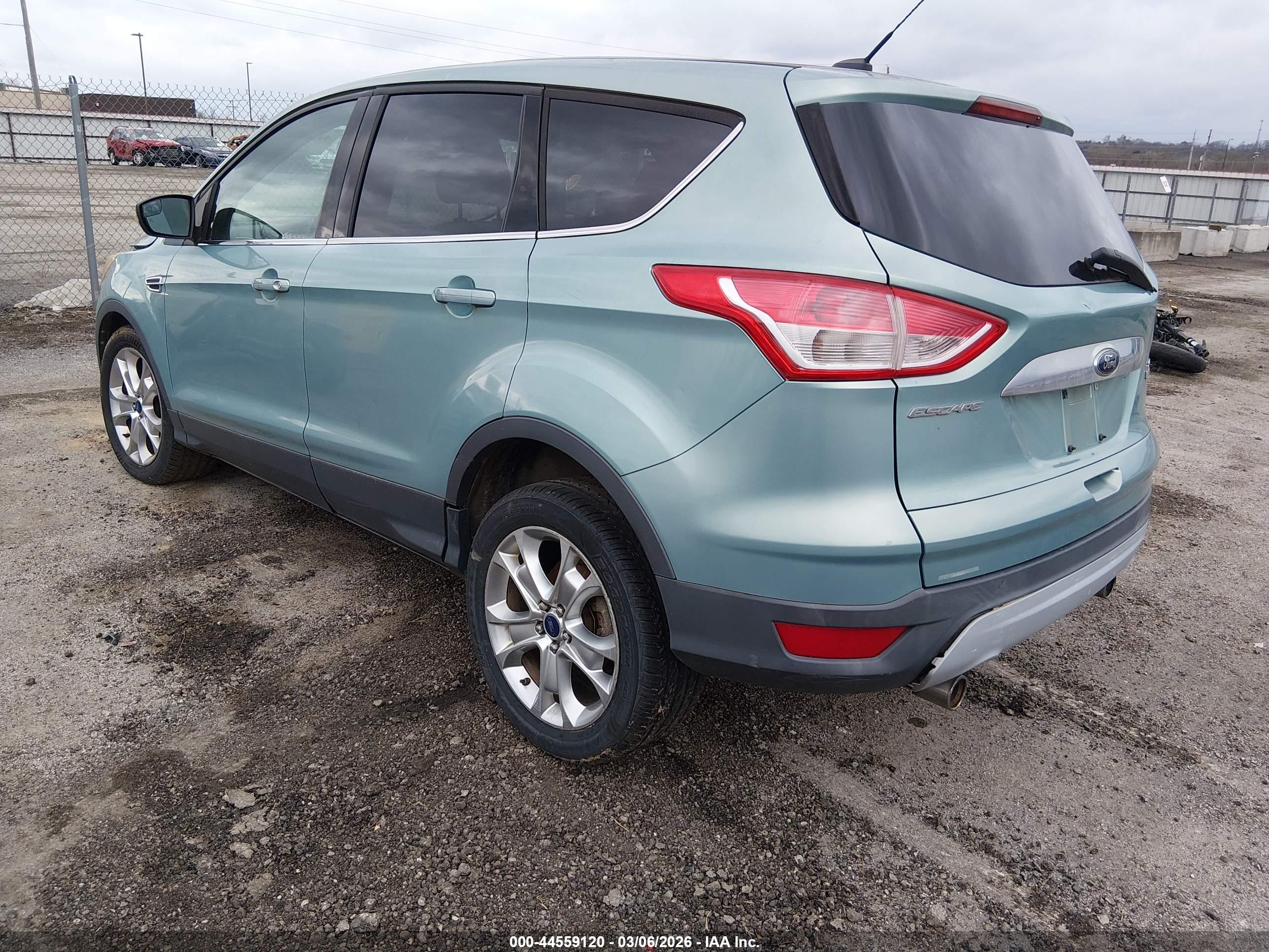 FORD ESCAPE image 3