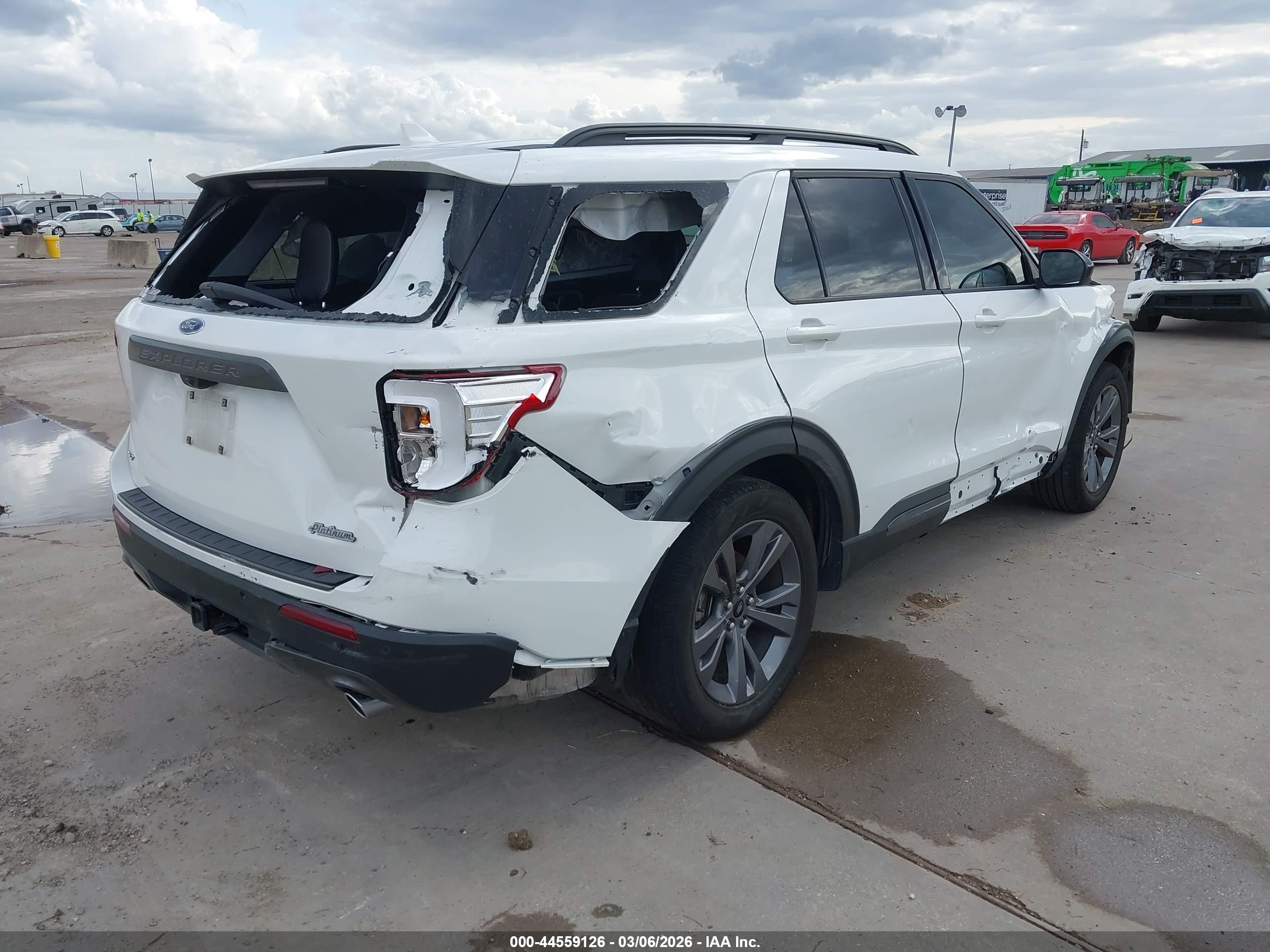 FORD EXPLORER image 4