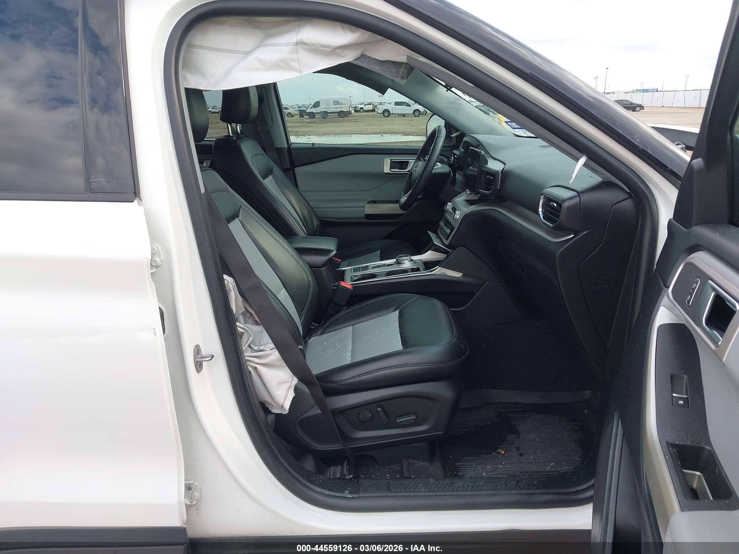 FORD EXPLORER image 5