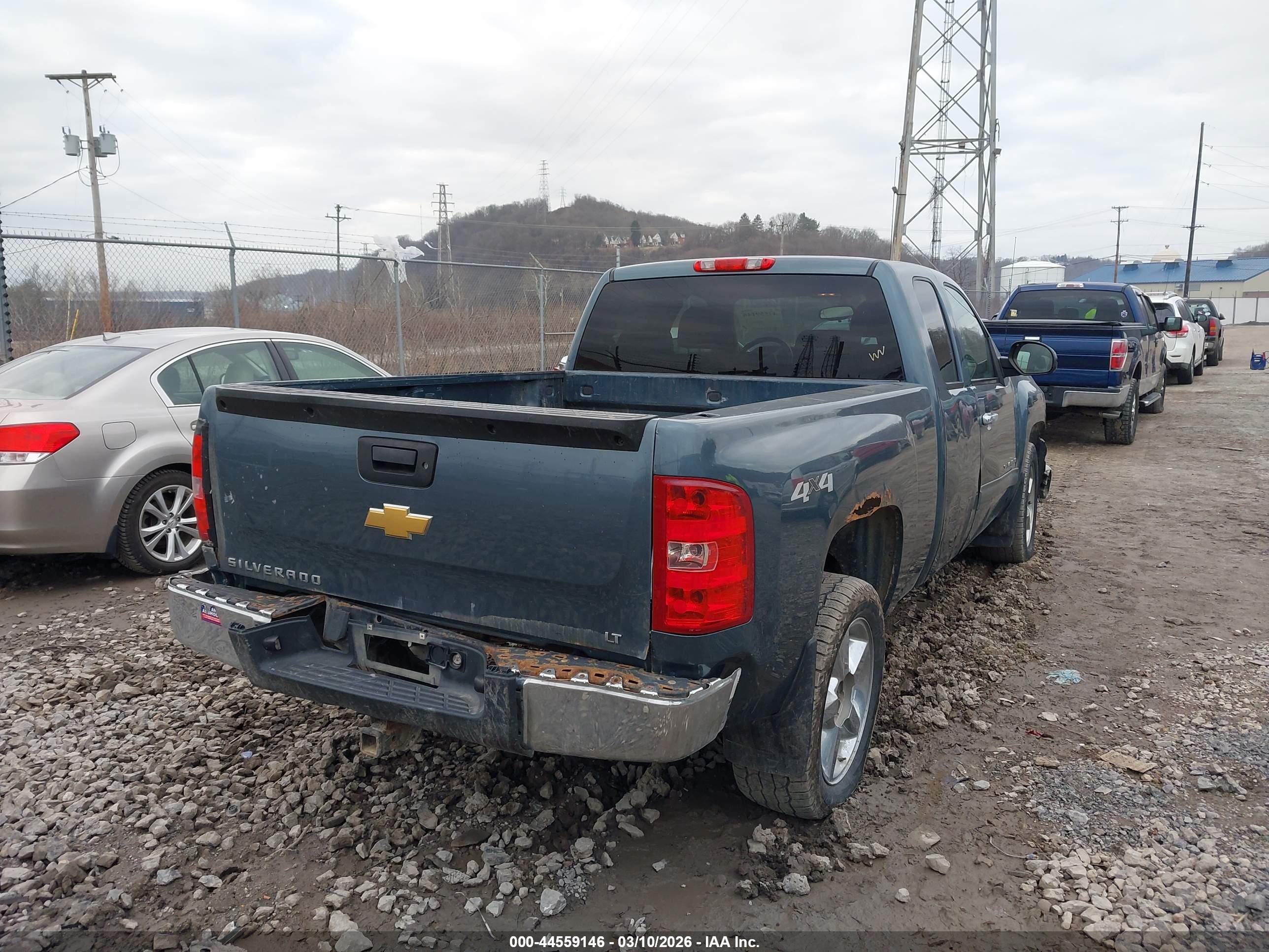 CHEVROLET SILVERADO image 4