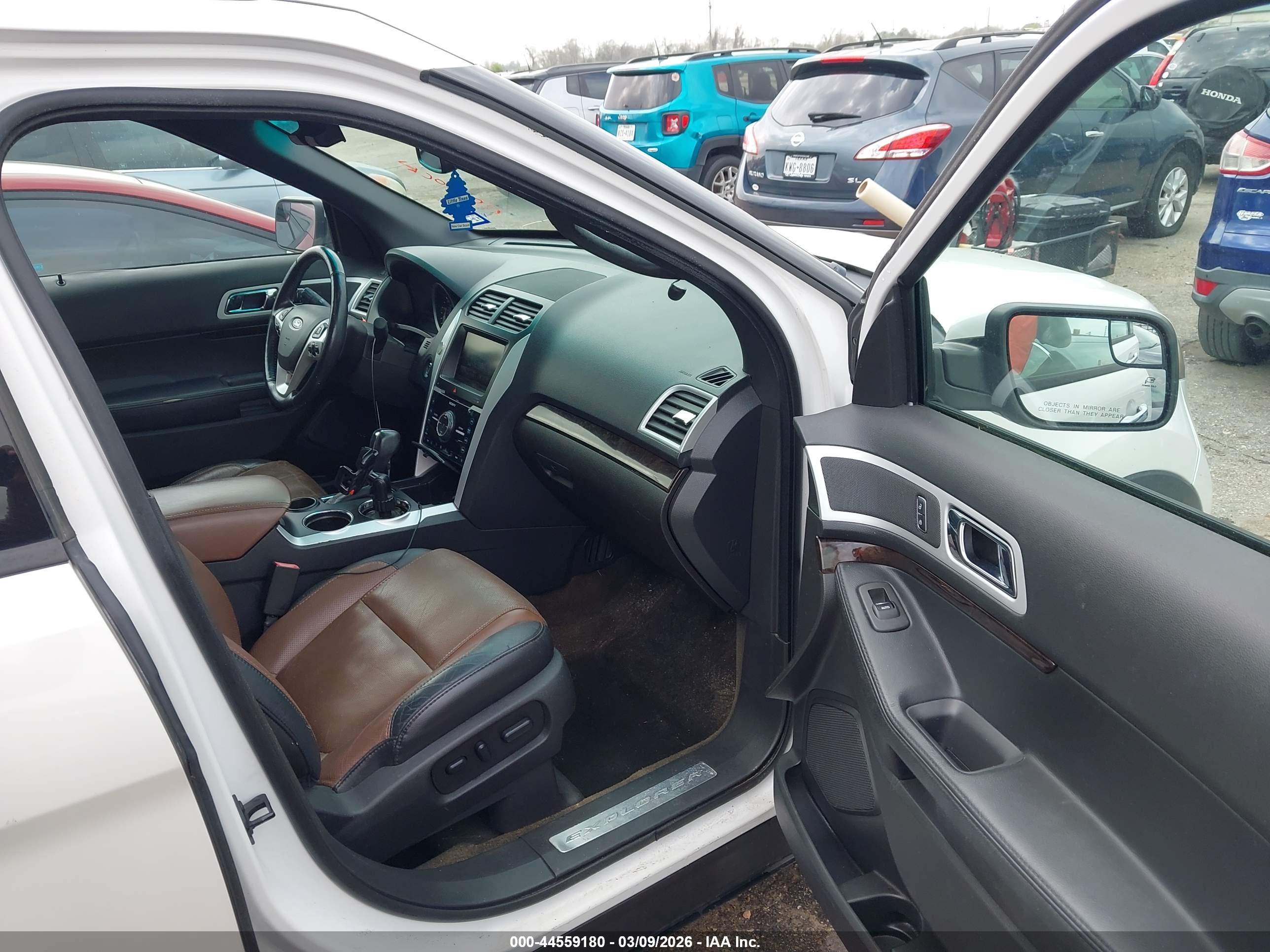 FORD EXPLORER image 5