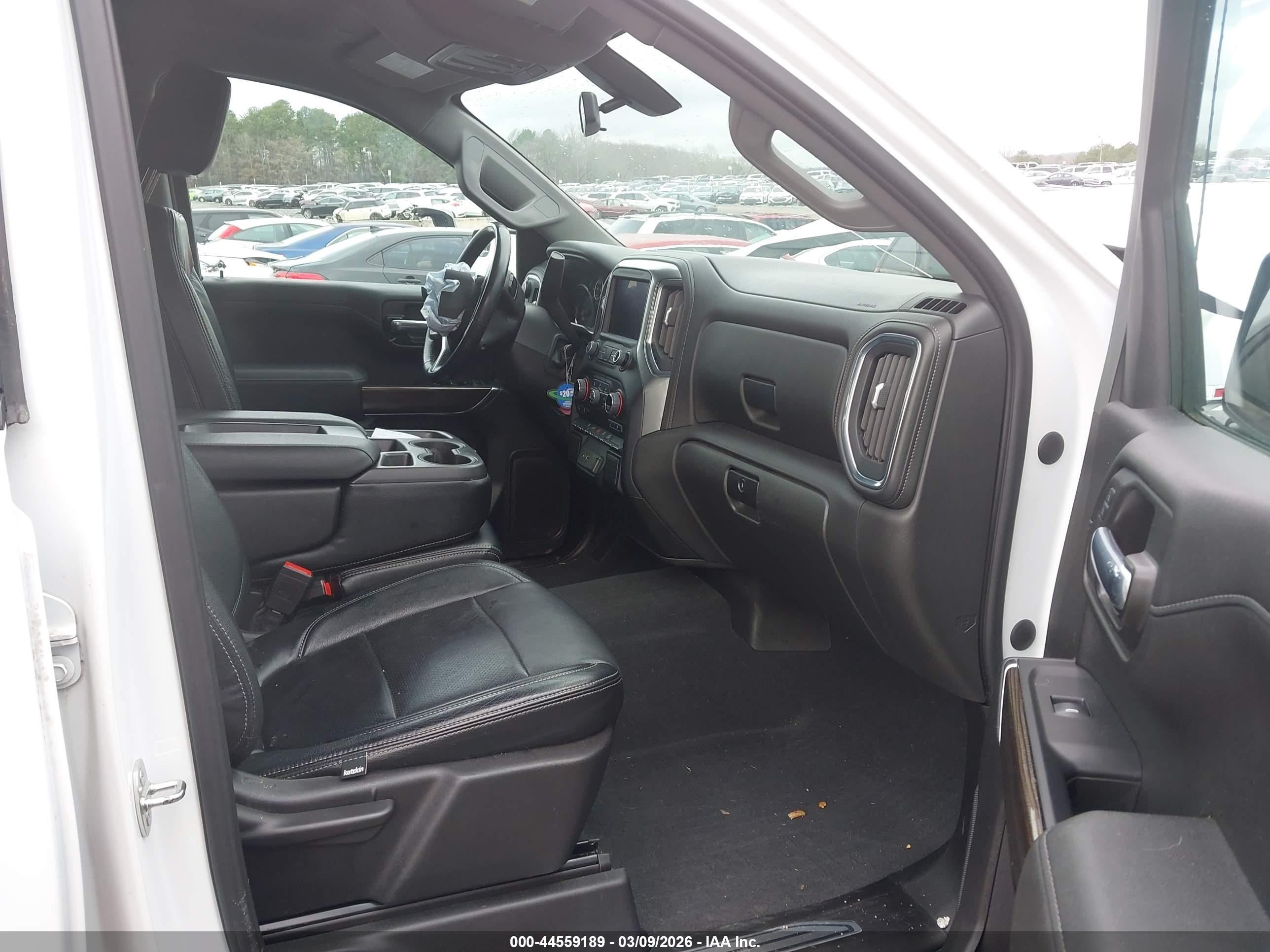 CHEVROLET SILVERADO image 5
