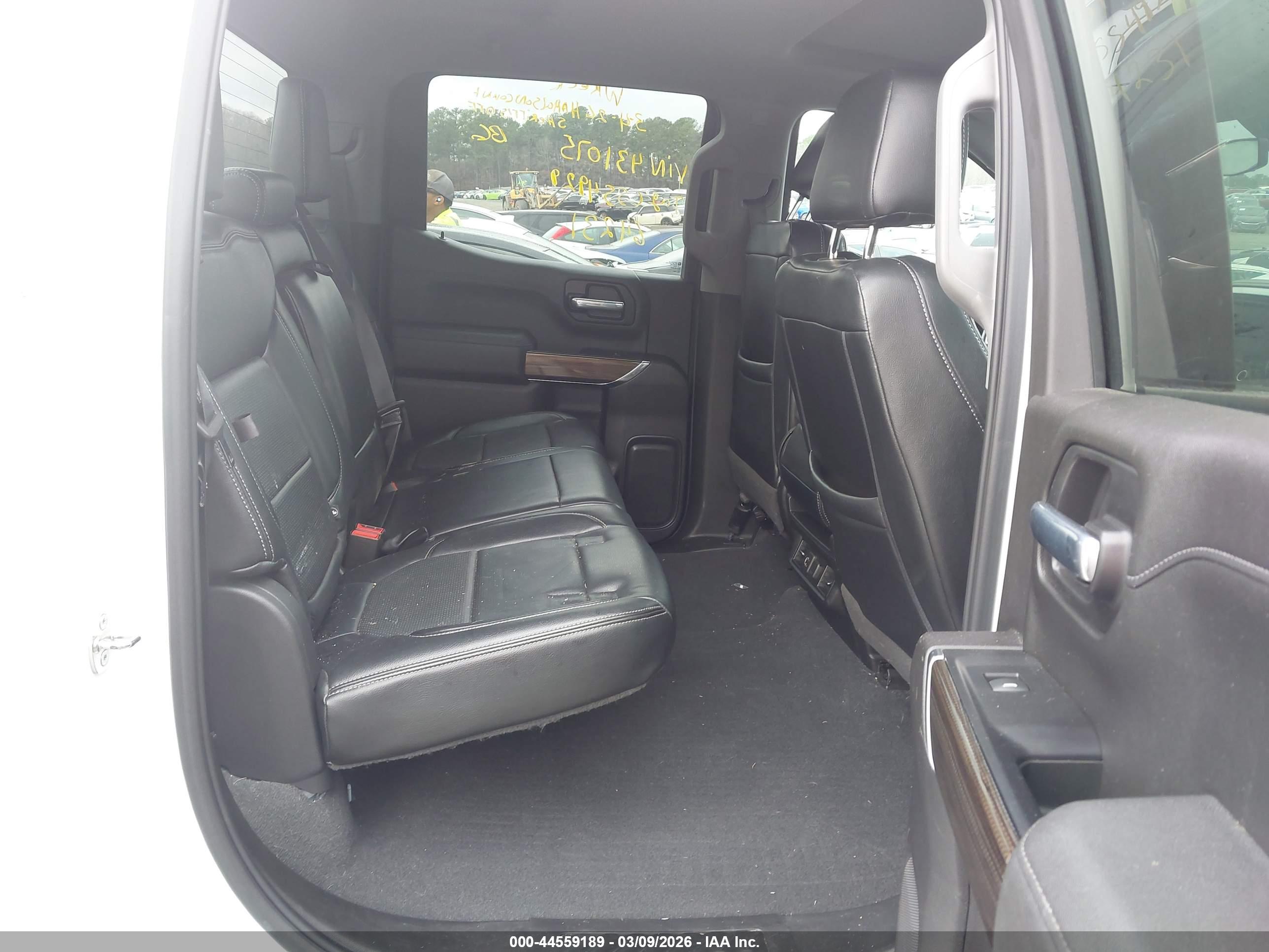 CHEVROLET SILVERADO image 8