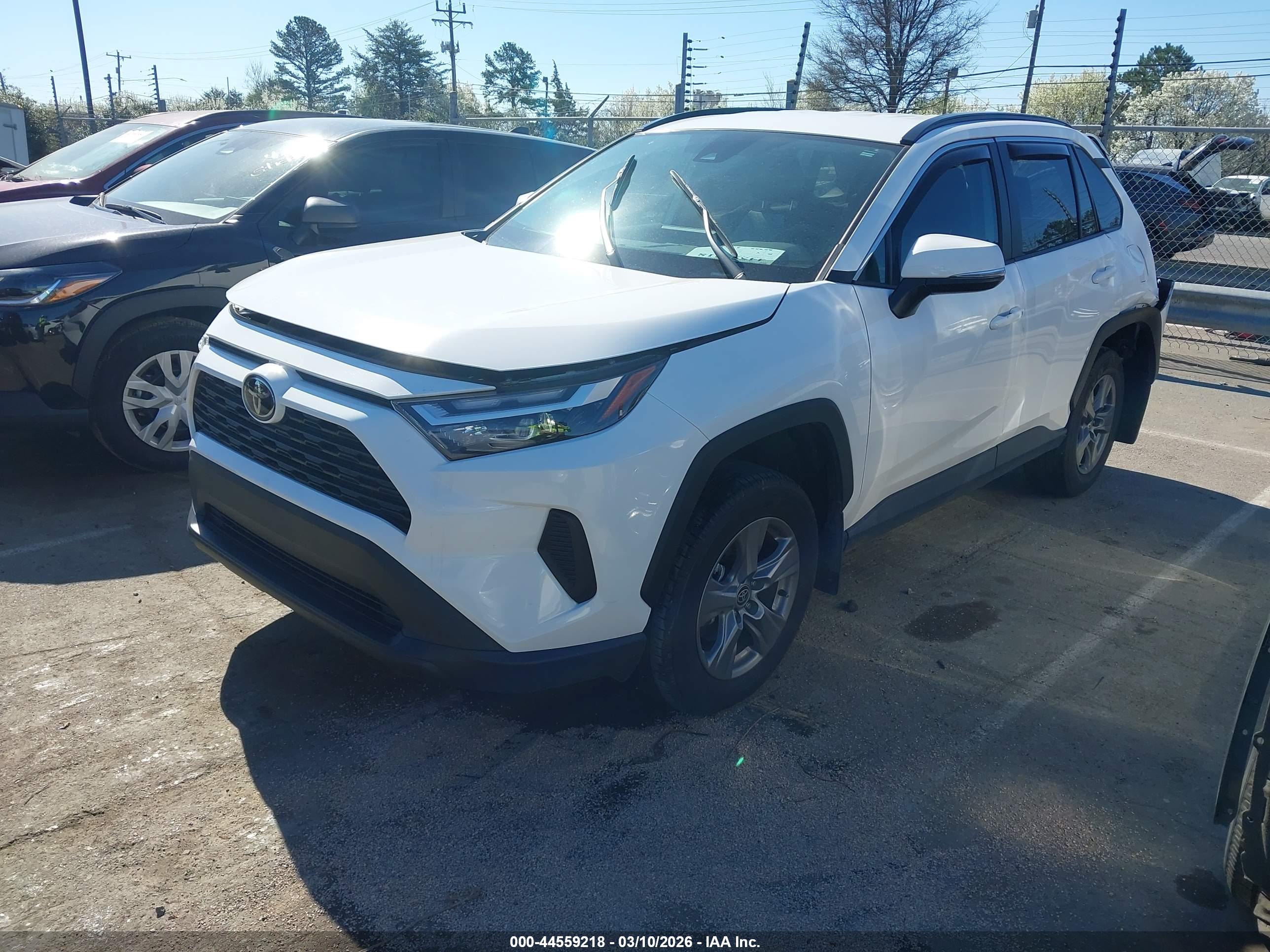 TOYOTA RAV4 image 2
