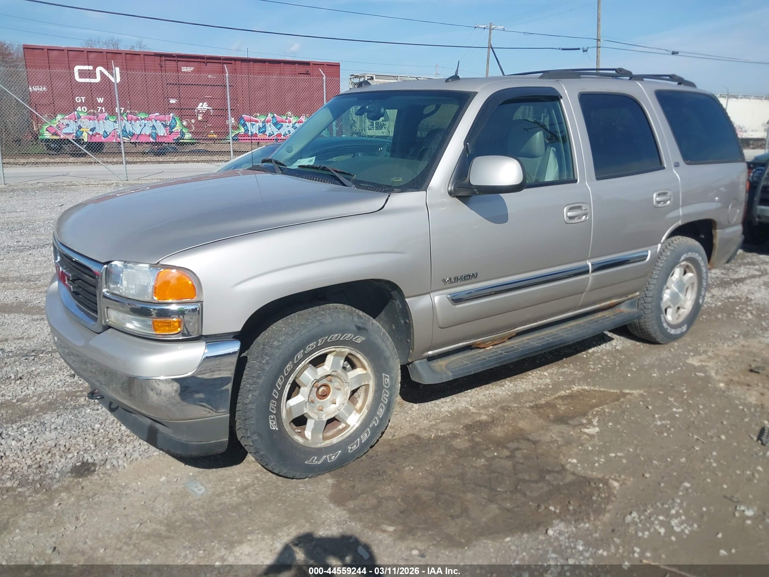 GMC YUKON image 2