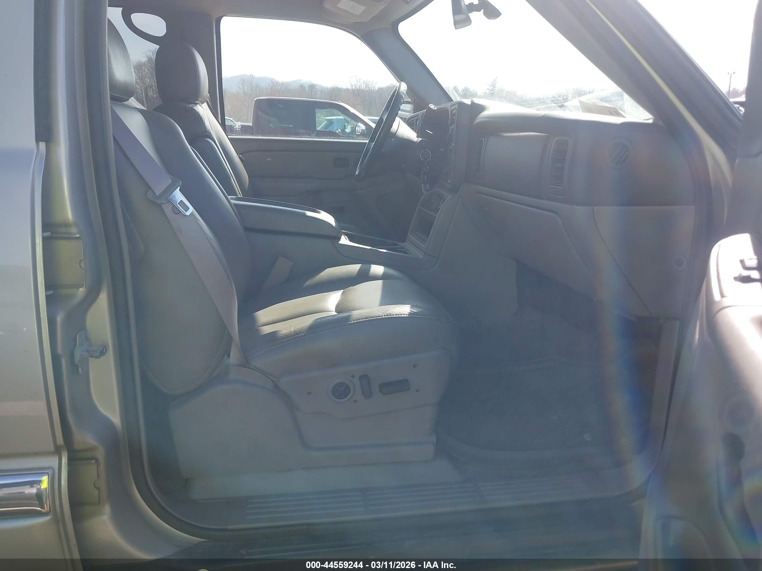 GMC YUKON image 5