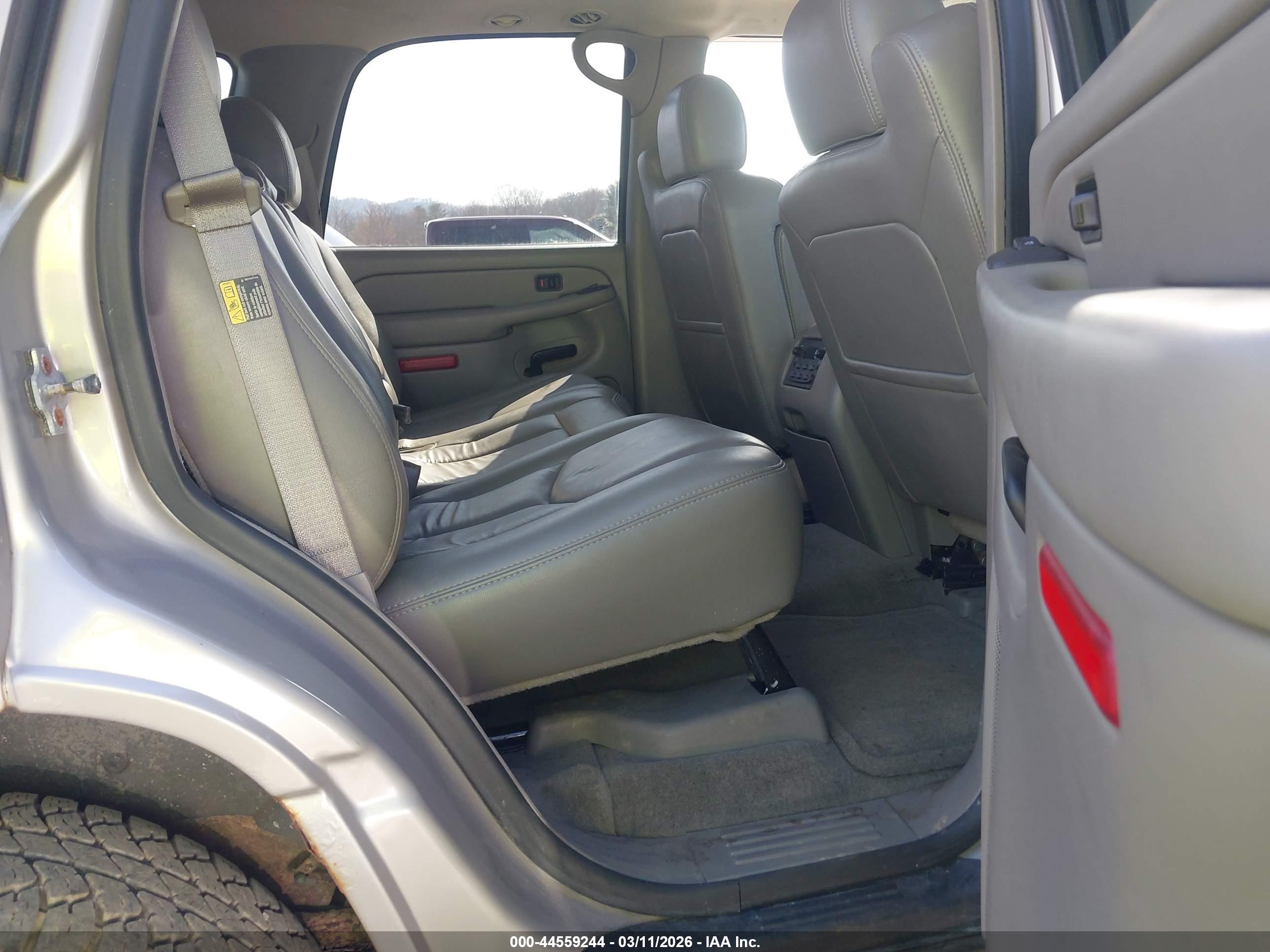 GMC YUKON image 8