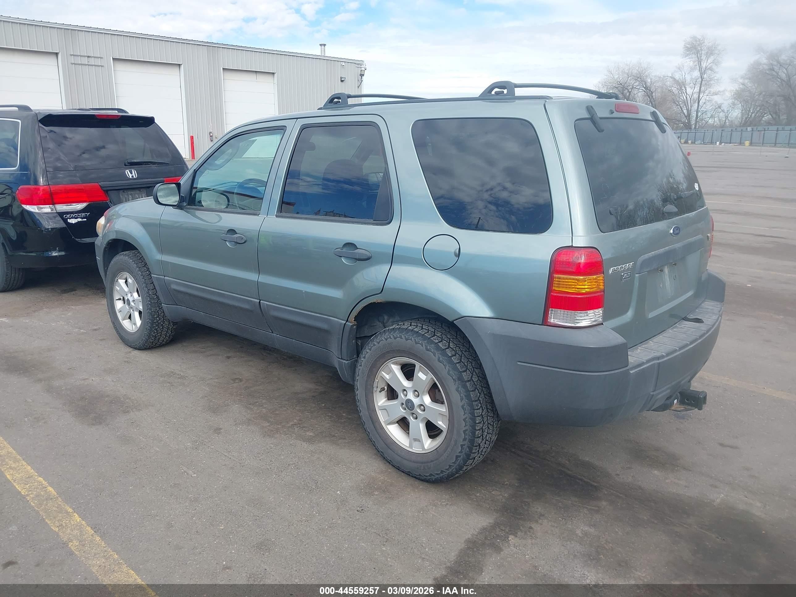 FORD ESCAPE image 3