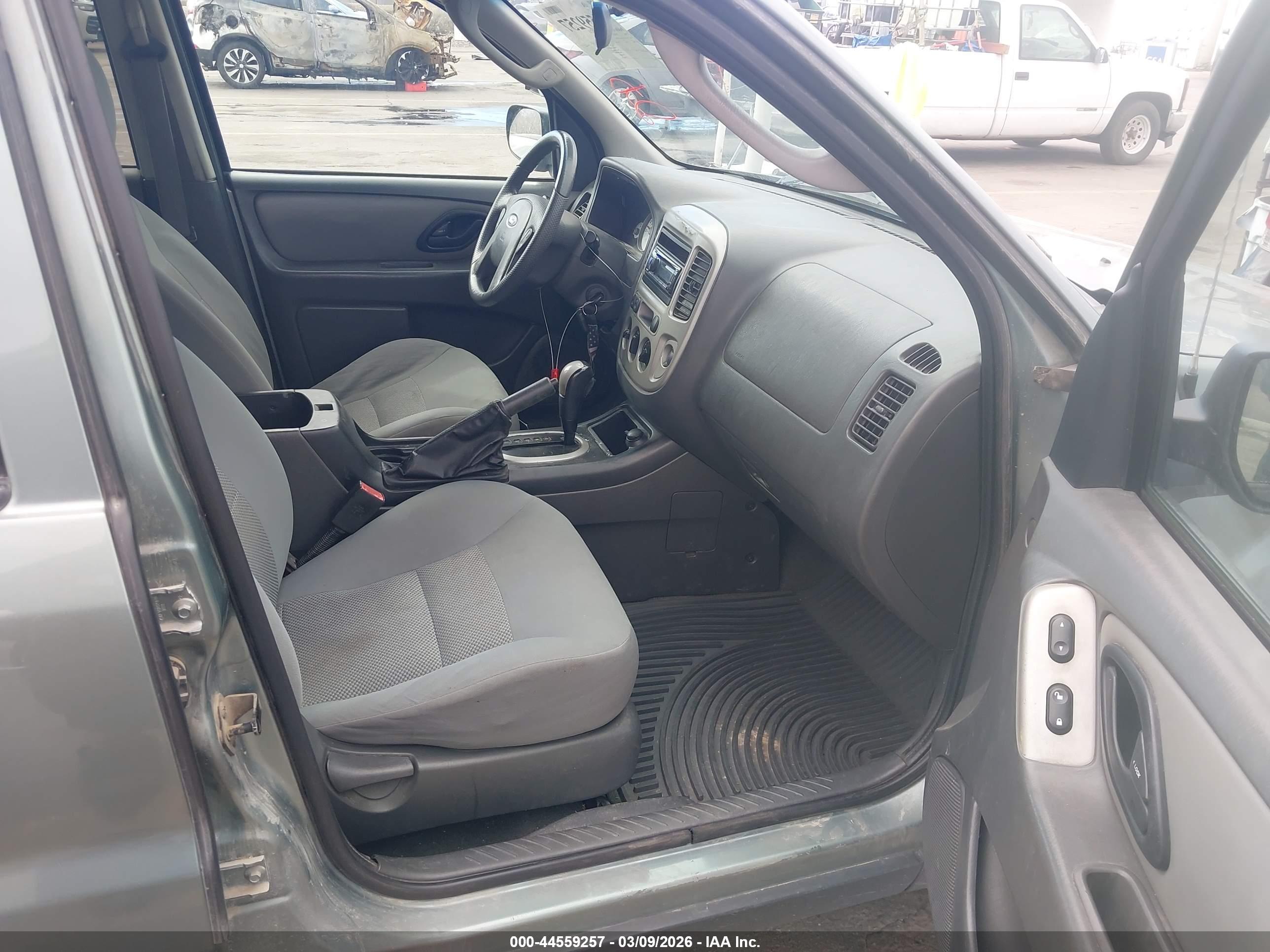 FORD ESCAPE image 5
