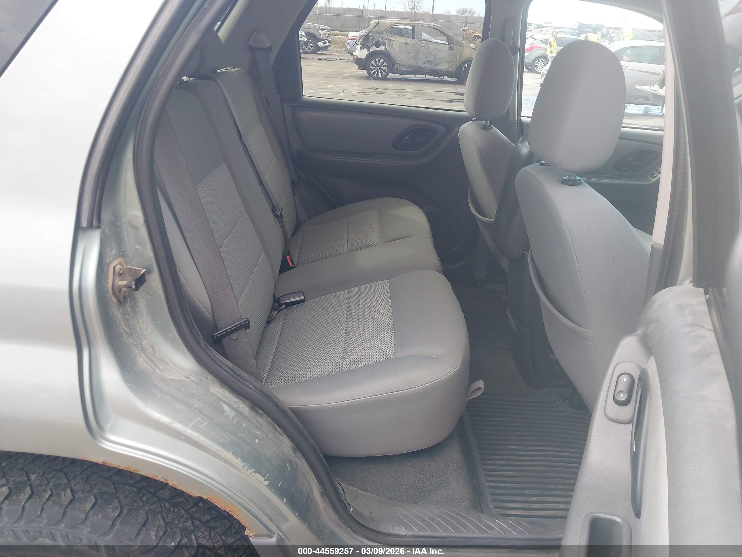 FORD ESCAPE image 8