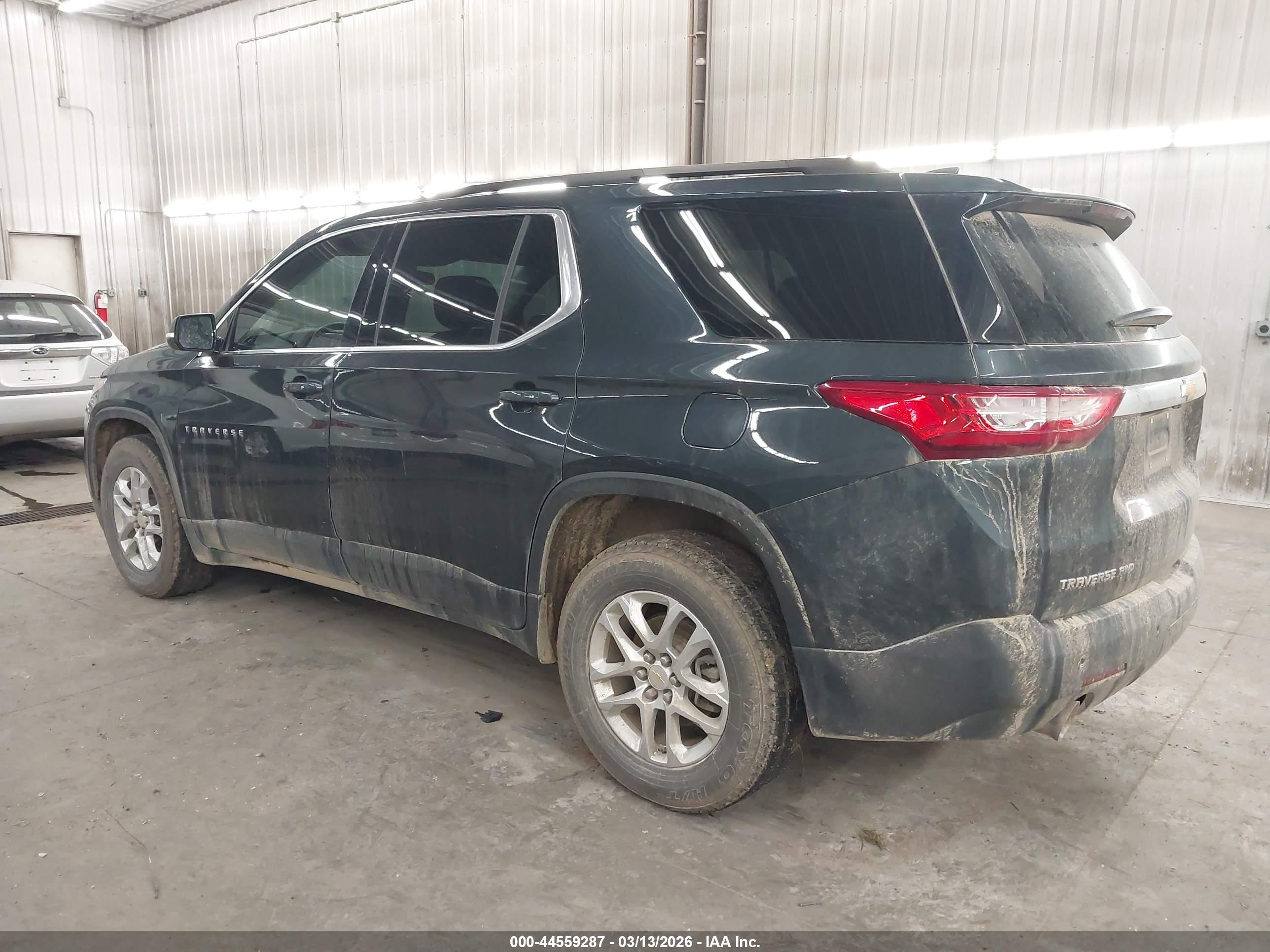 CHEVROLET TRAVERSE image 3