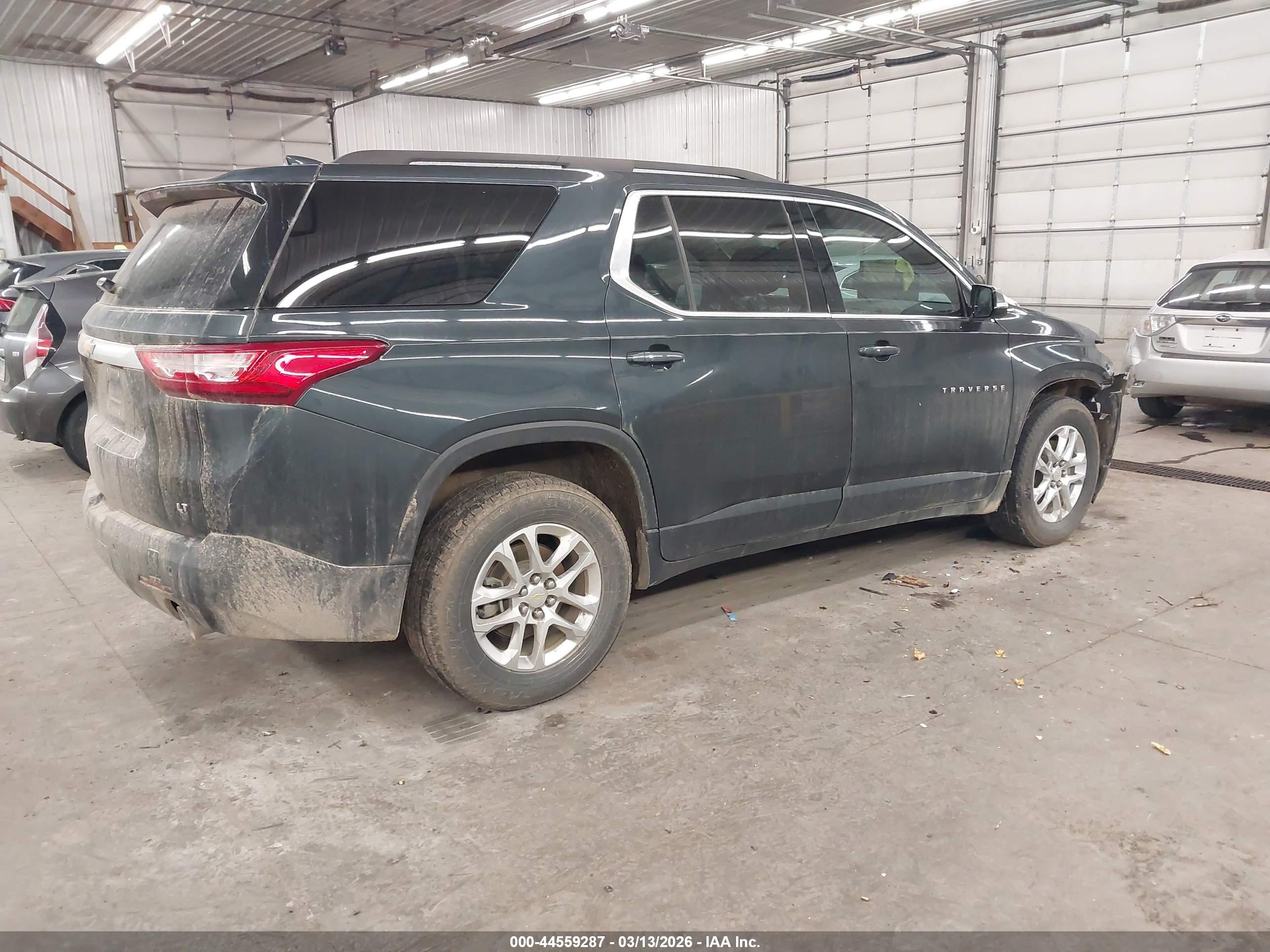 CHEVROLET TRAVERSE image 4