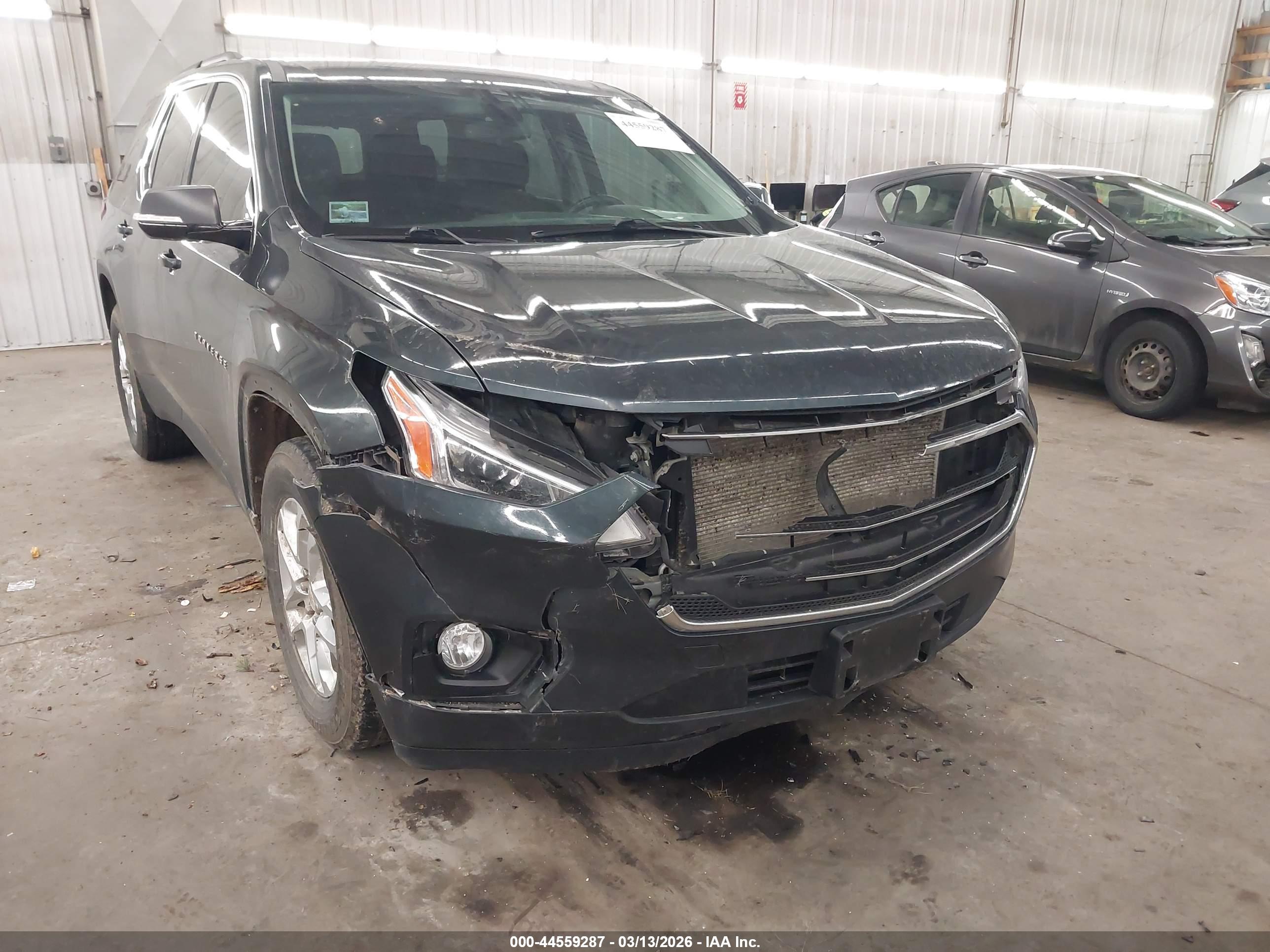 CHEVROLET TRAVERSE image 6