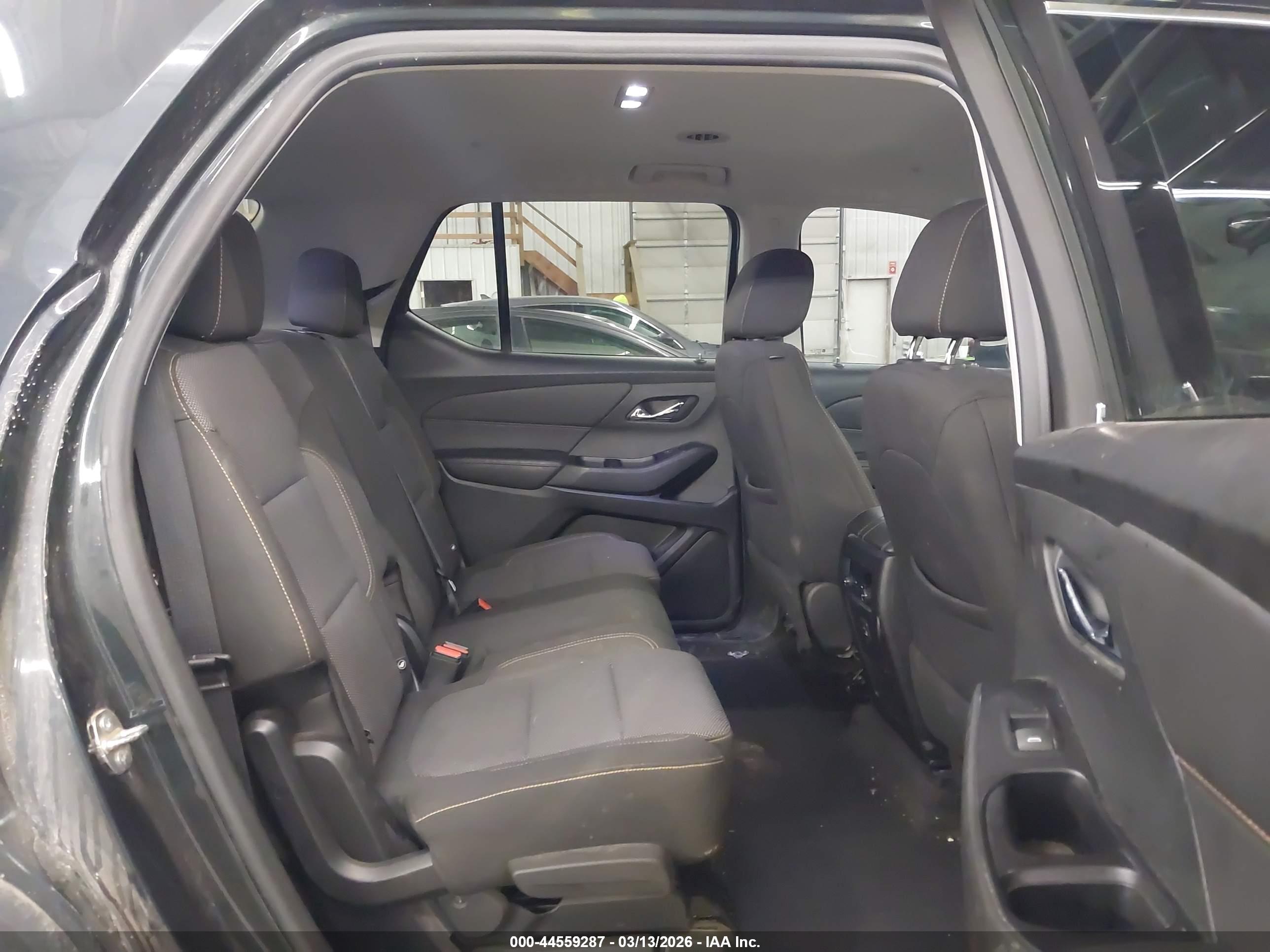 CHEVROLET TRAVERSE image 8