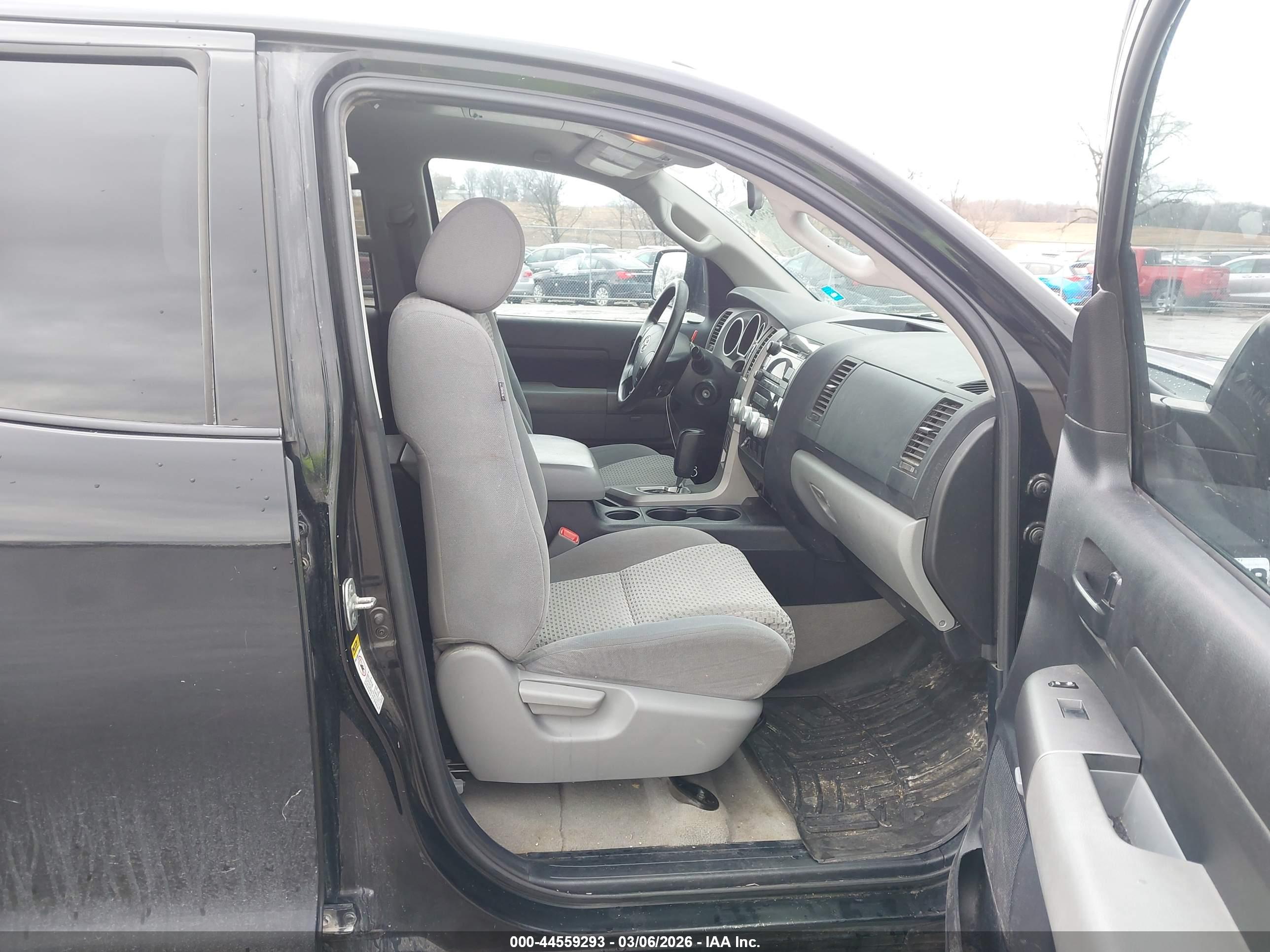 TOYOTA TUNDRA image 5