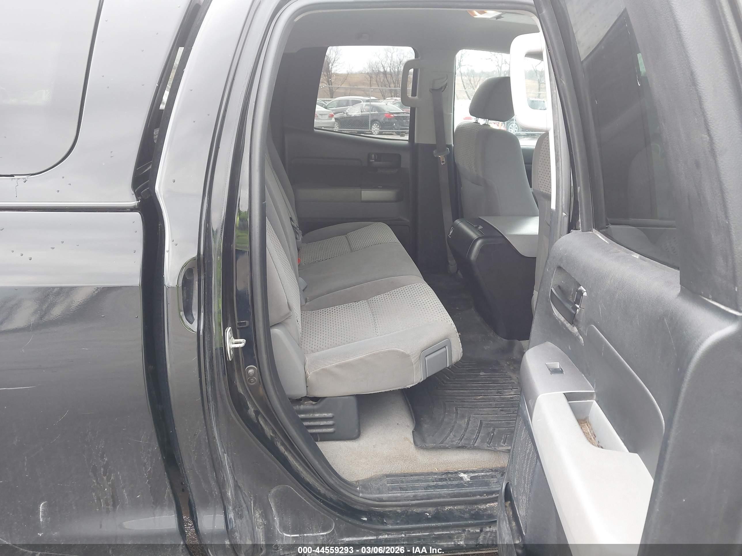 TOYOTA TUNDRA image 8