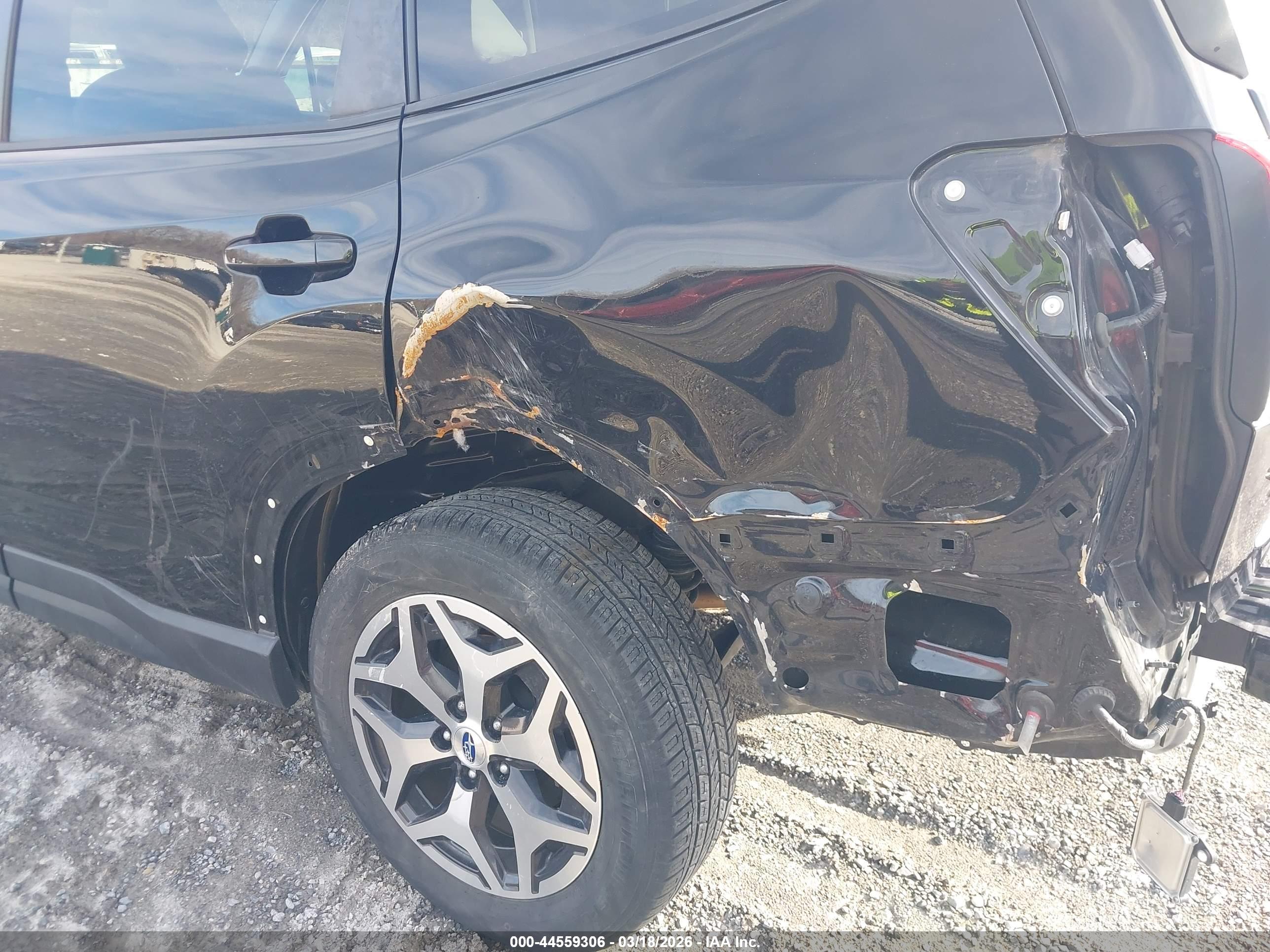 SUBARU FORESTER image 6