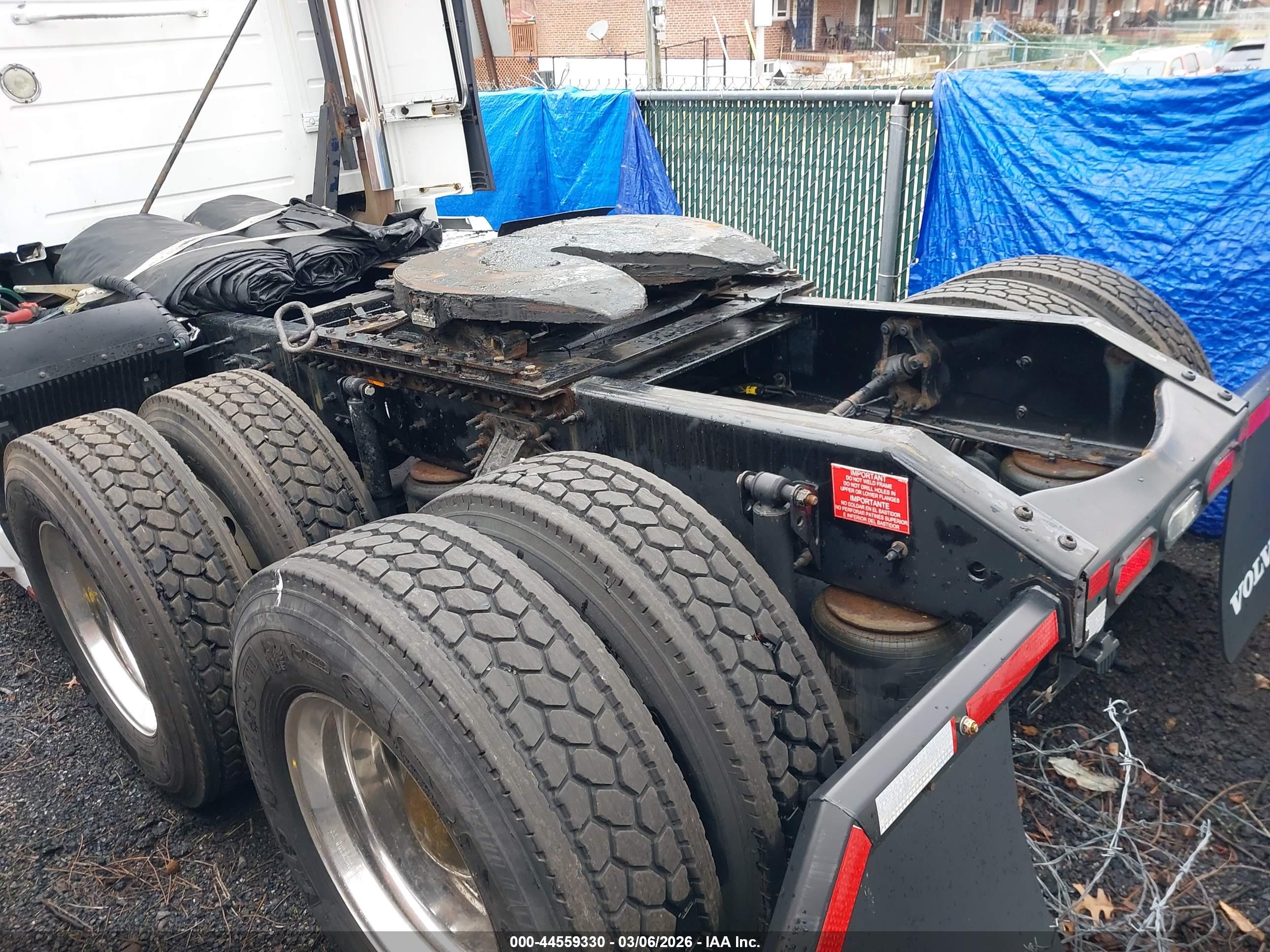 VOLVO VN image 3