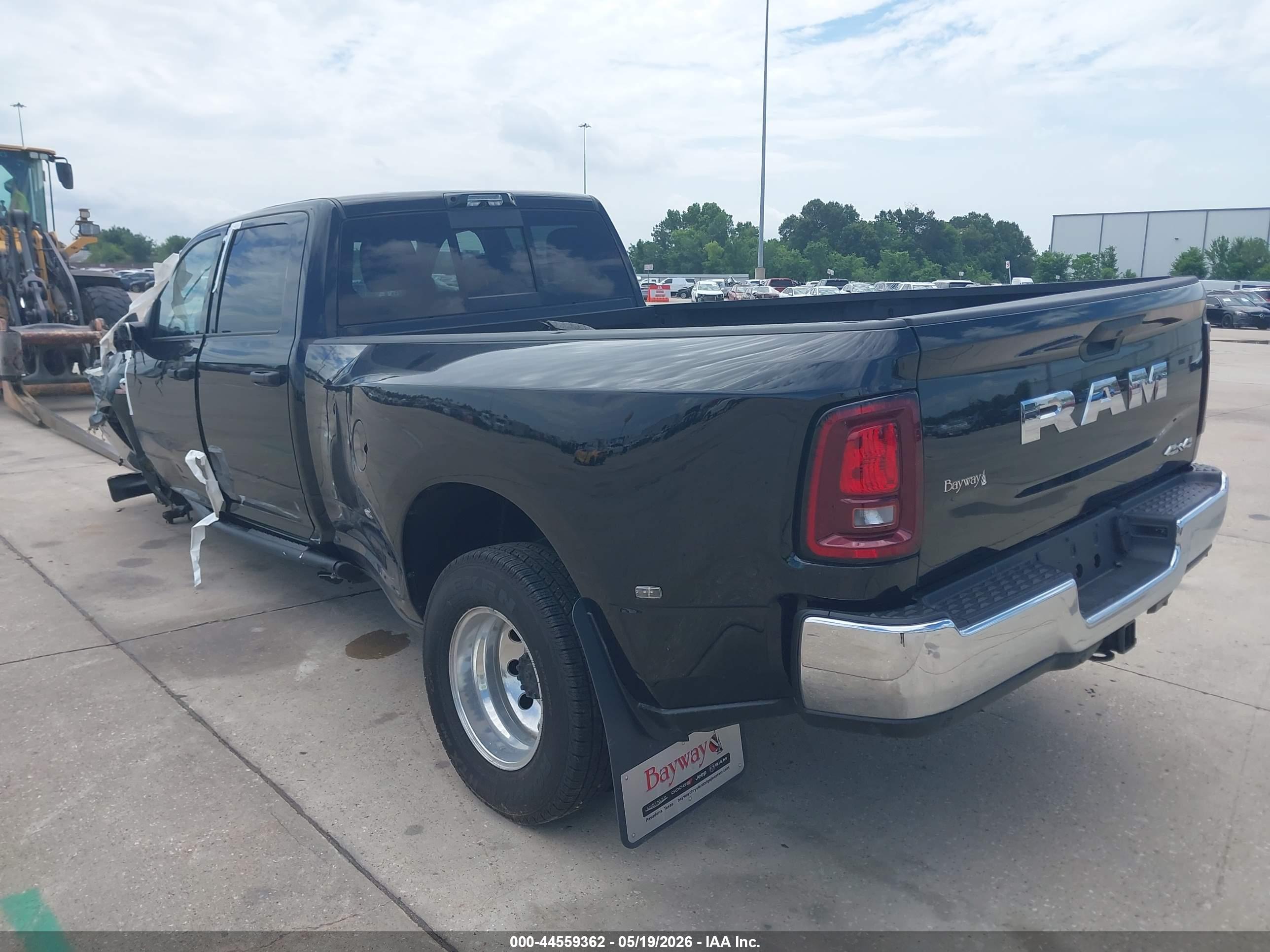RAM 3500 image 3