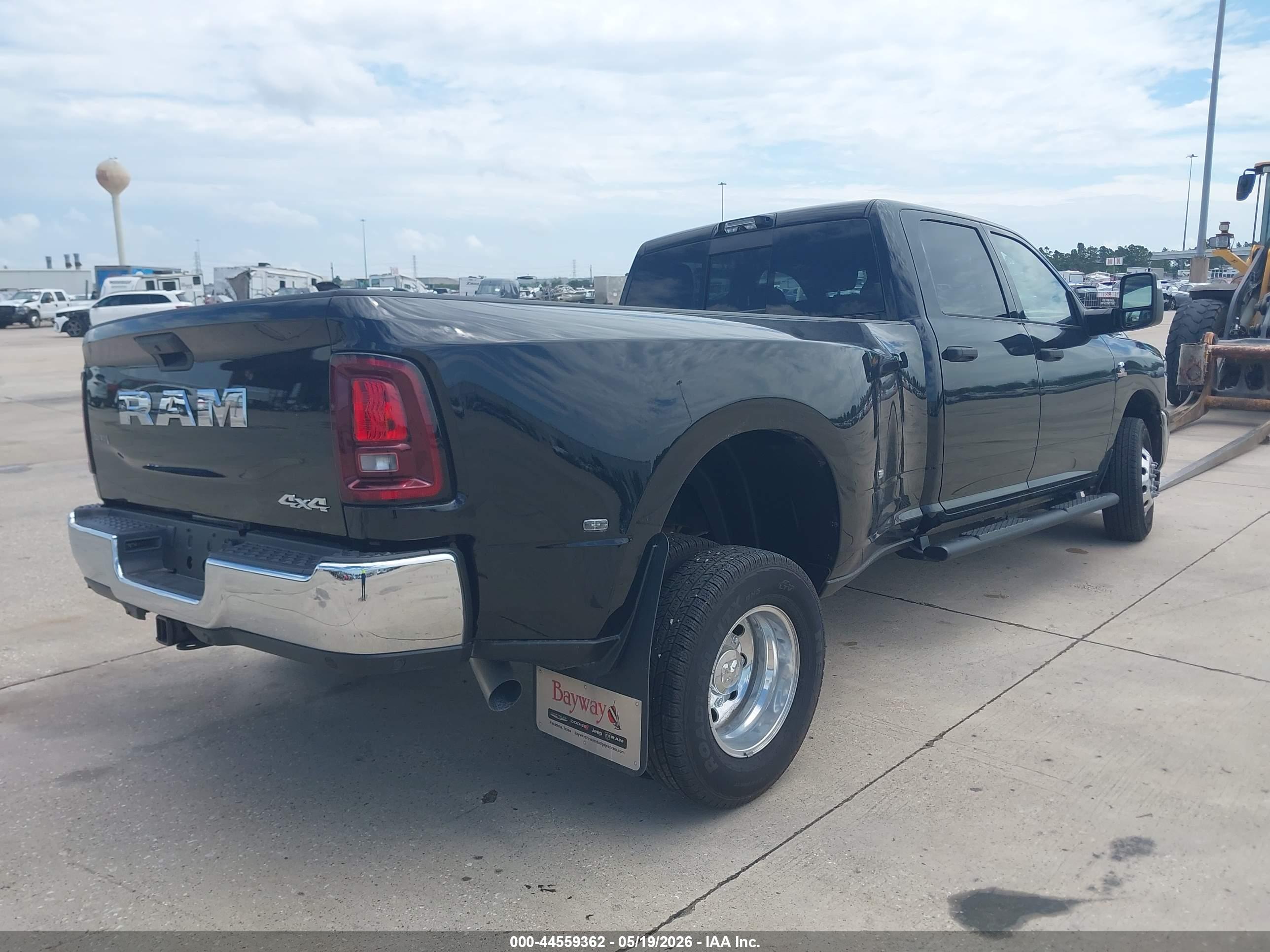 RAM 3500 image 4