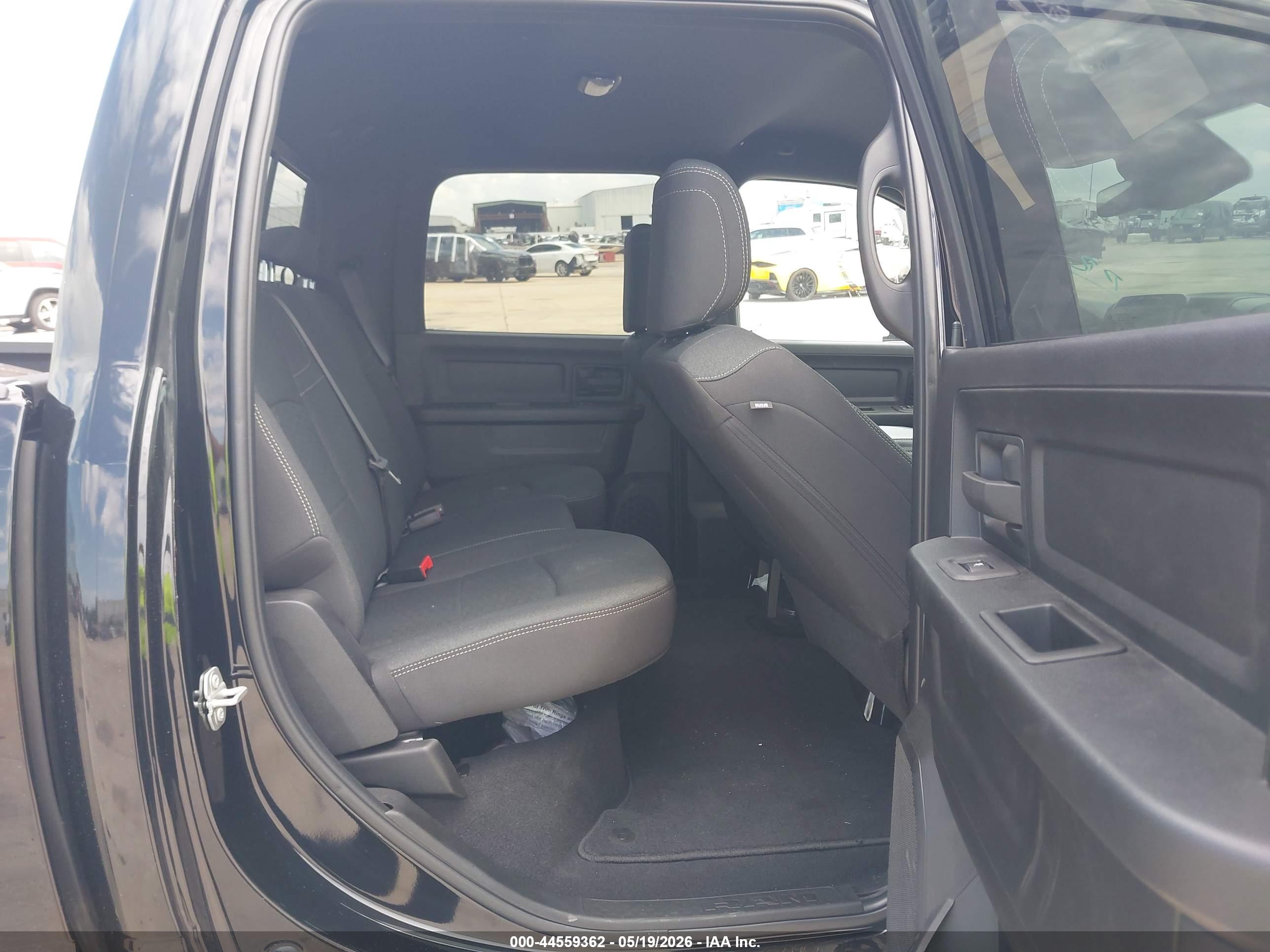 RAM 3500 image 8