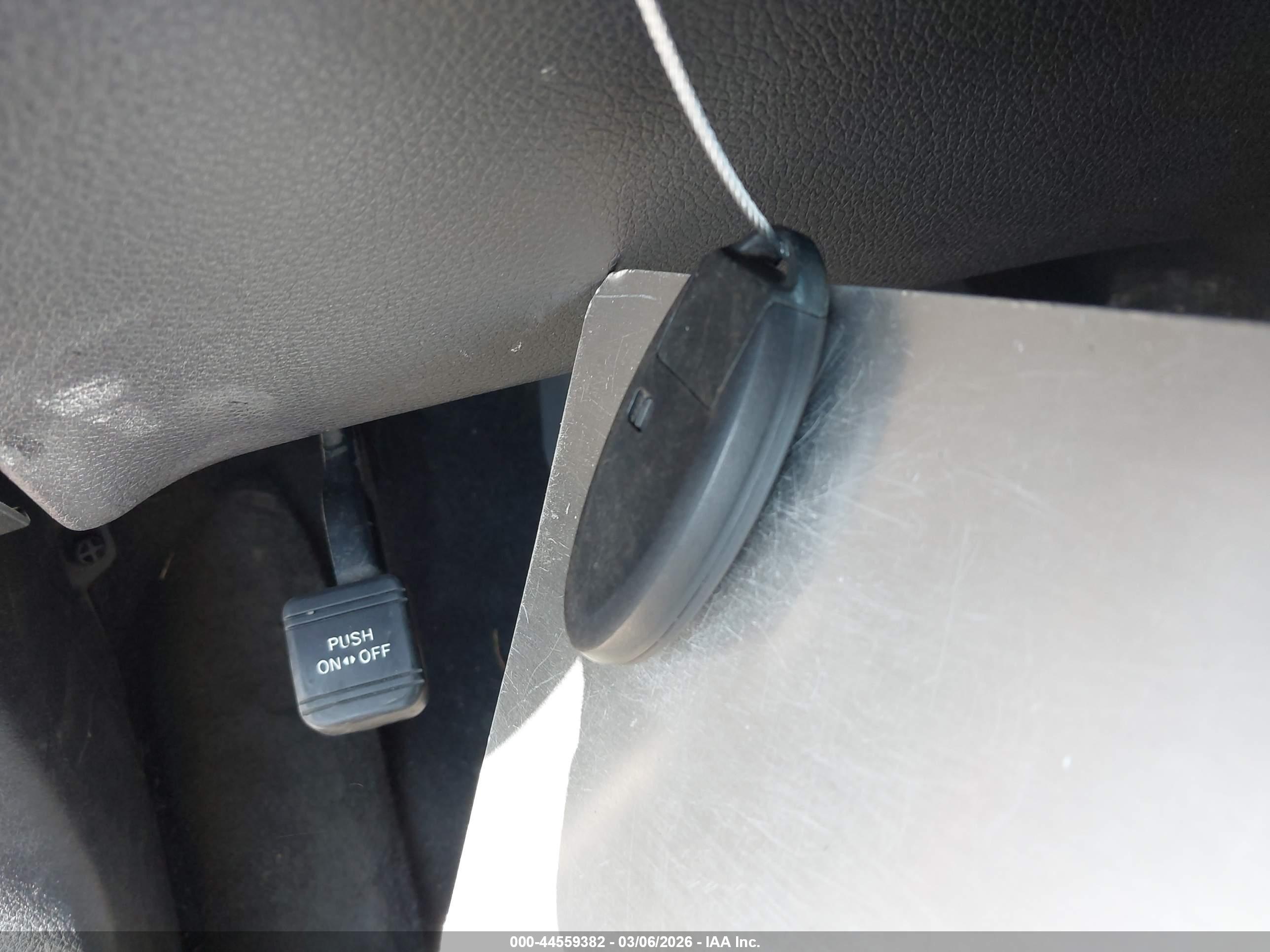 NISSAN ROGUE image 11